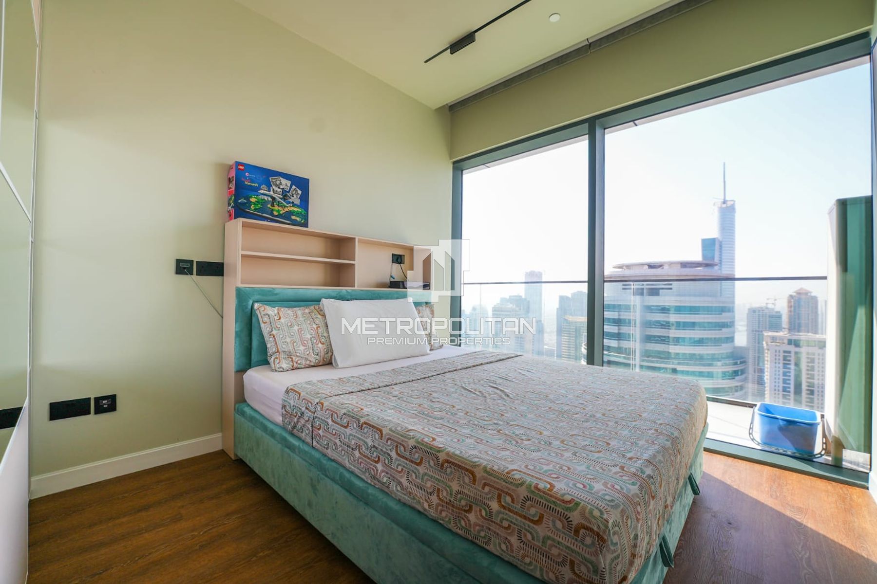 Upgraded | High Floor | Fully Furnished | Vacant
