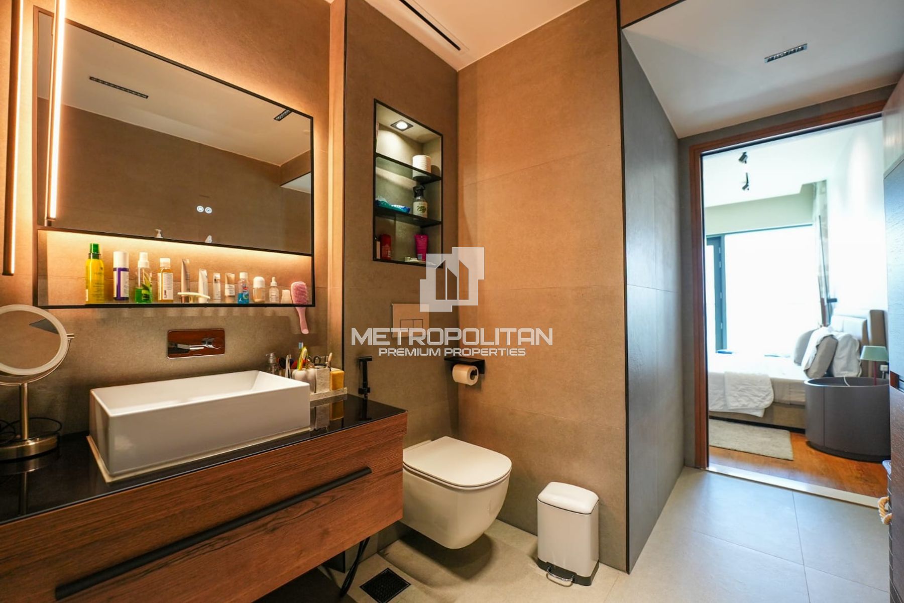 Upgraded | High Floor | Fully Furnished | Vacant