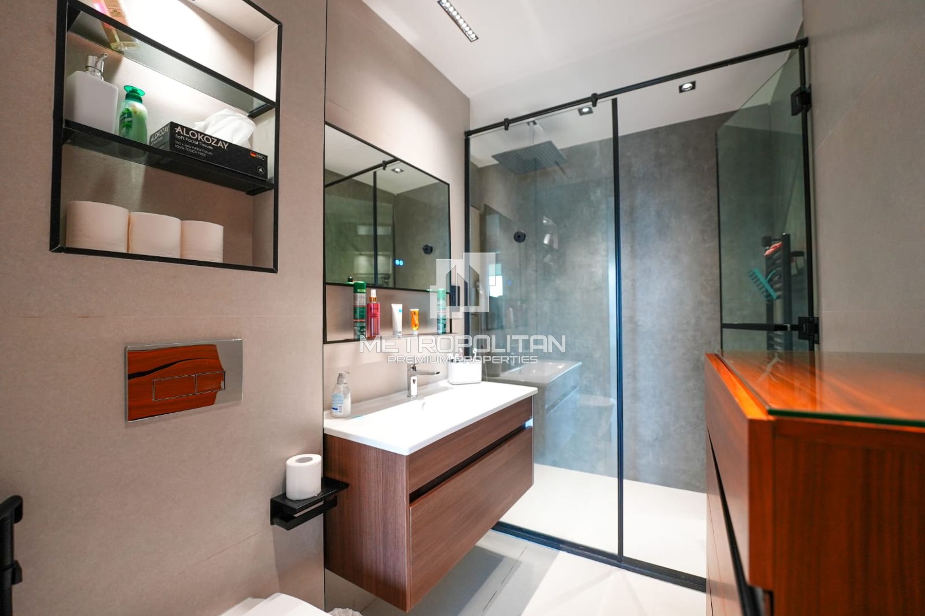 Upgraded | High Floor | Fully Furnished | Vacant