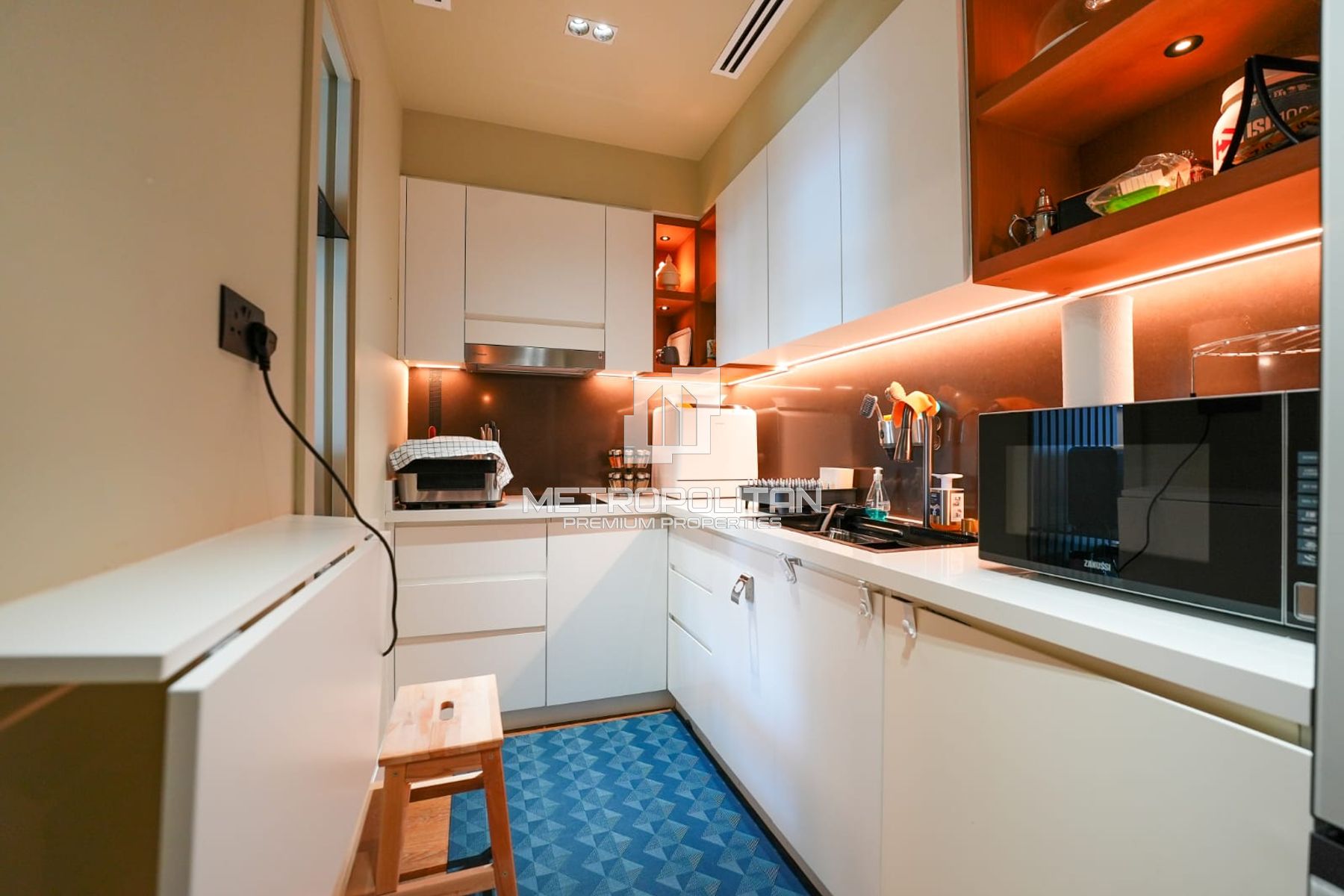 Upgraded | High Floor | Fully Furnished | Vacant