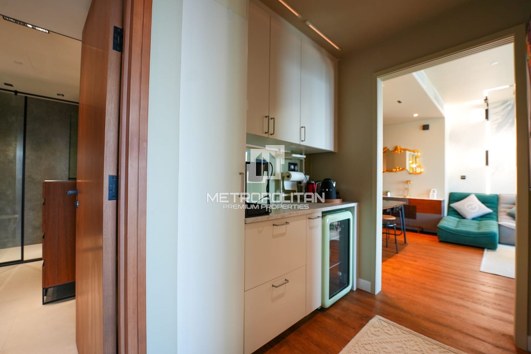 Upgraded | High Floor | Fully Furnished | Vacant