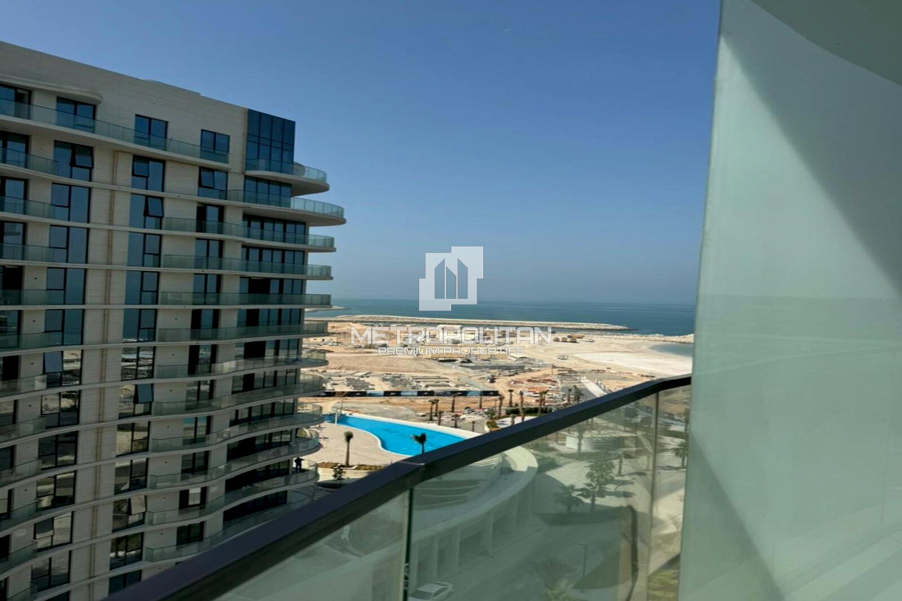 Ready To Move In| Beachside Living | Distress Deal