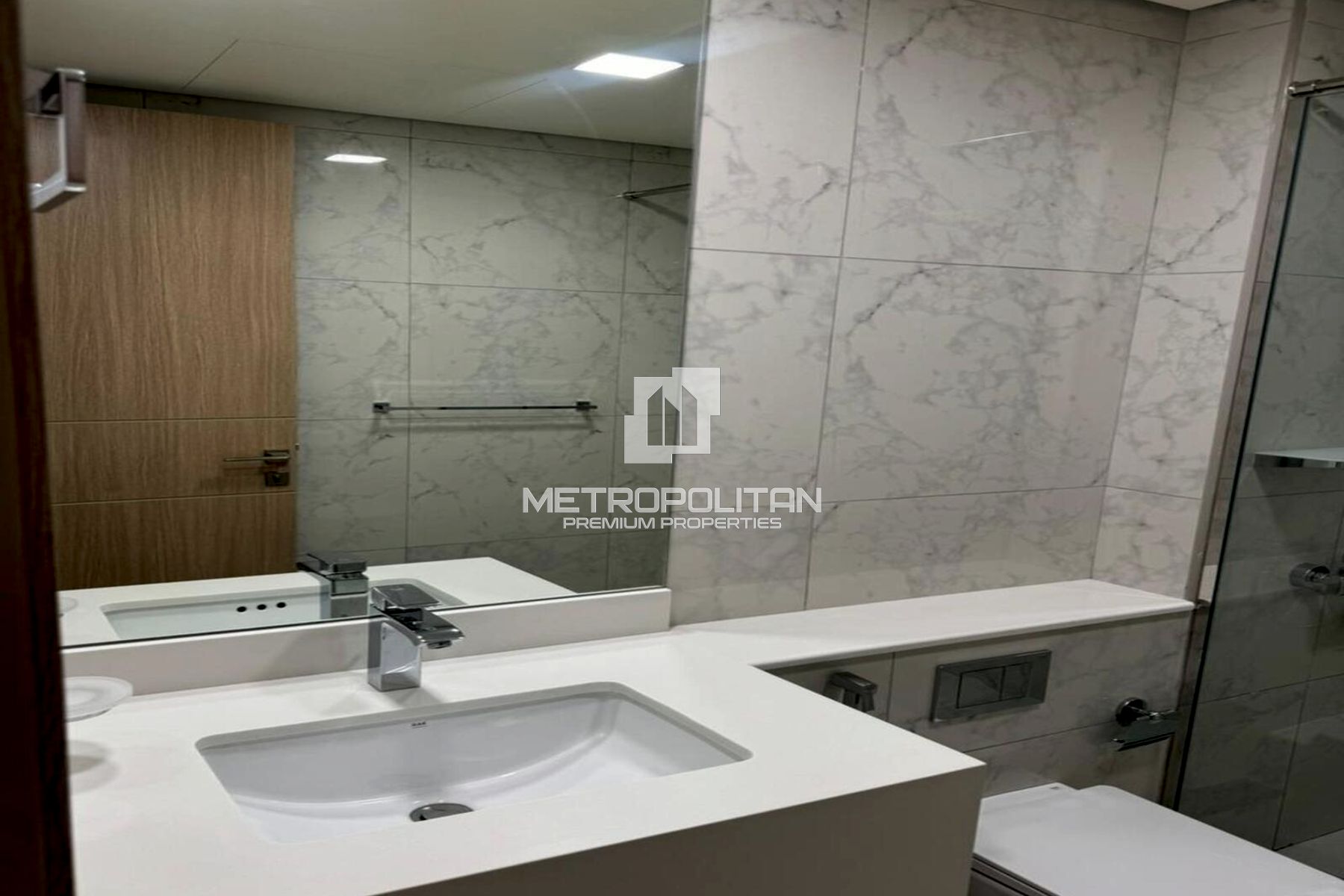 Ready To Move In| Beachside Living | Distress Deal