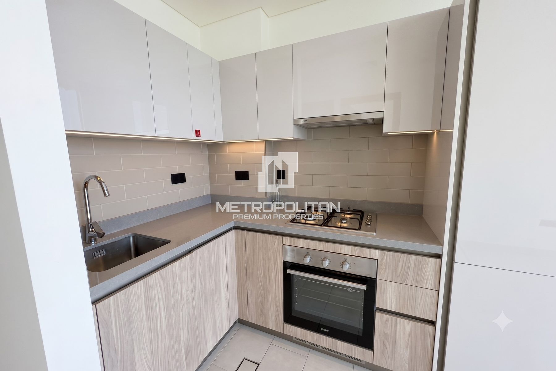 Bright Apartment   | Lagoon View | High Floor