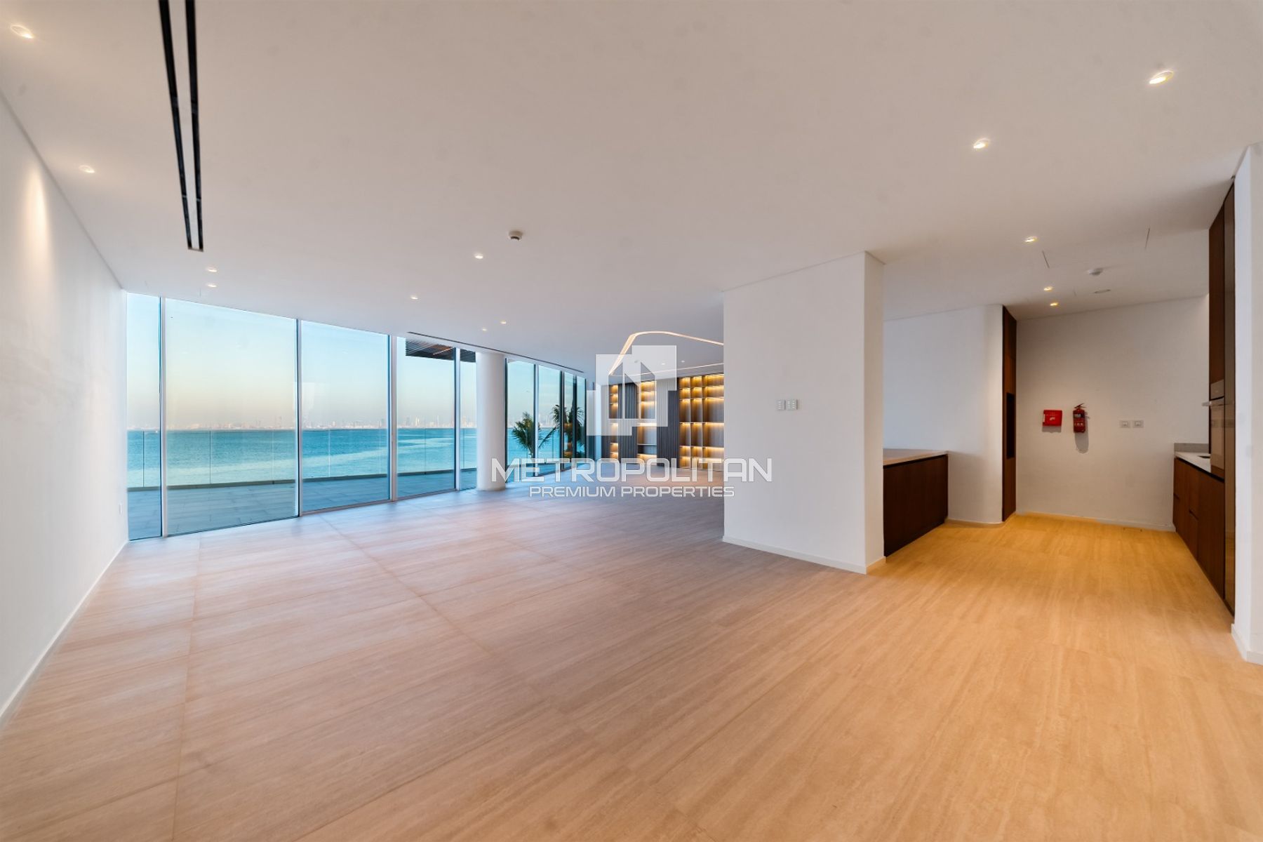 6BR Villa for Sale in Zuha Island Villas, The World Islands - MPS-50093