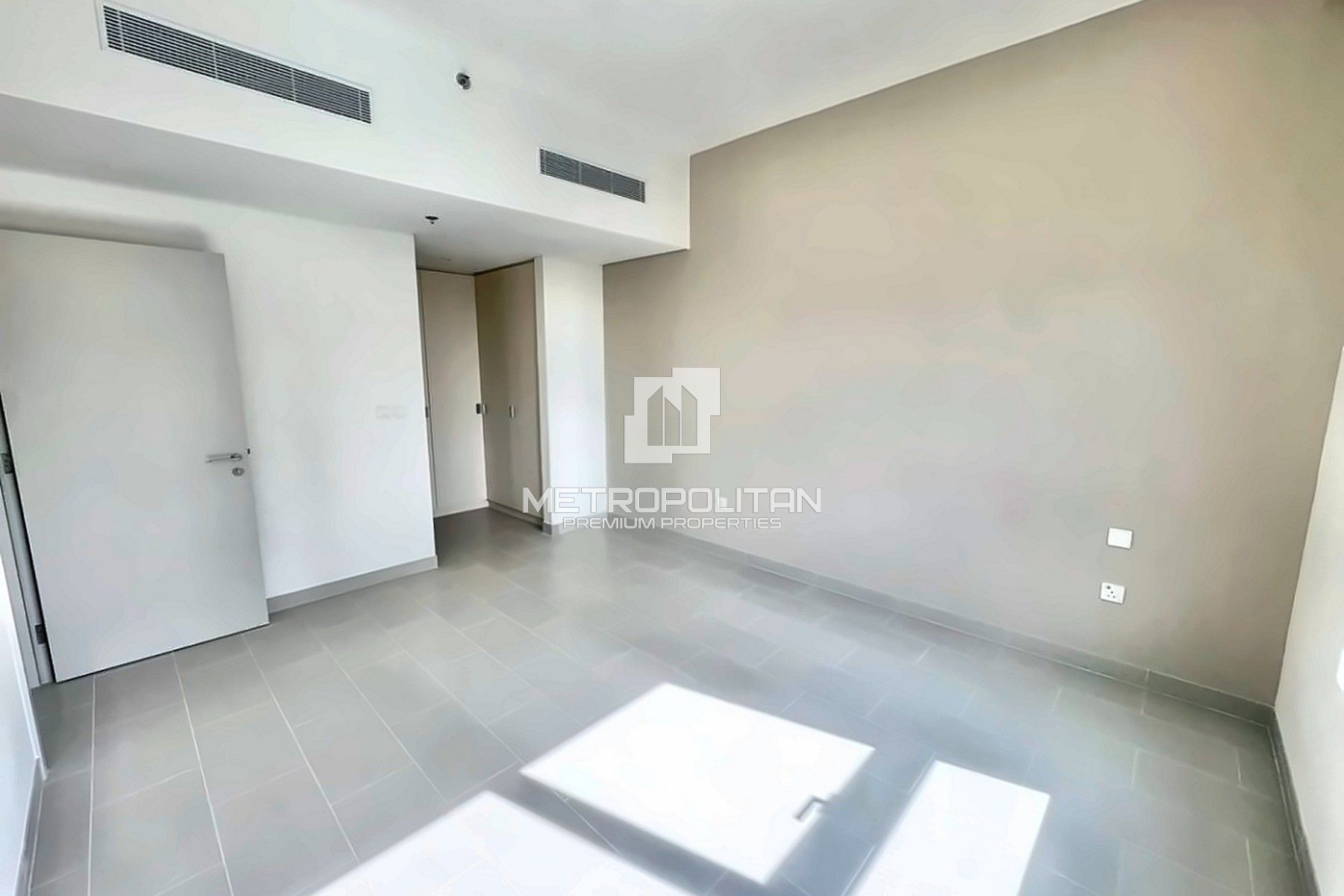 Full Park View | Ready to Move In | Best Deal