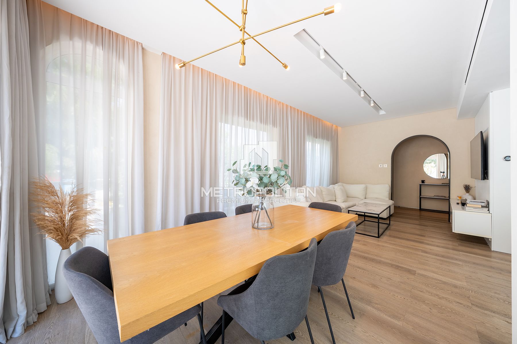 Corner Plot| Private Pool| Type 4E | Family Living