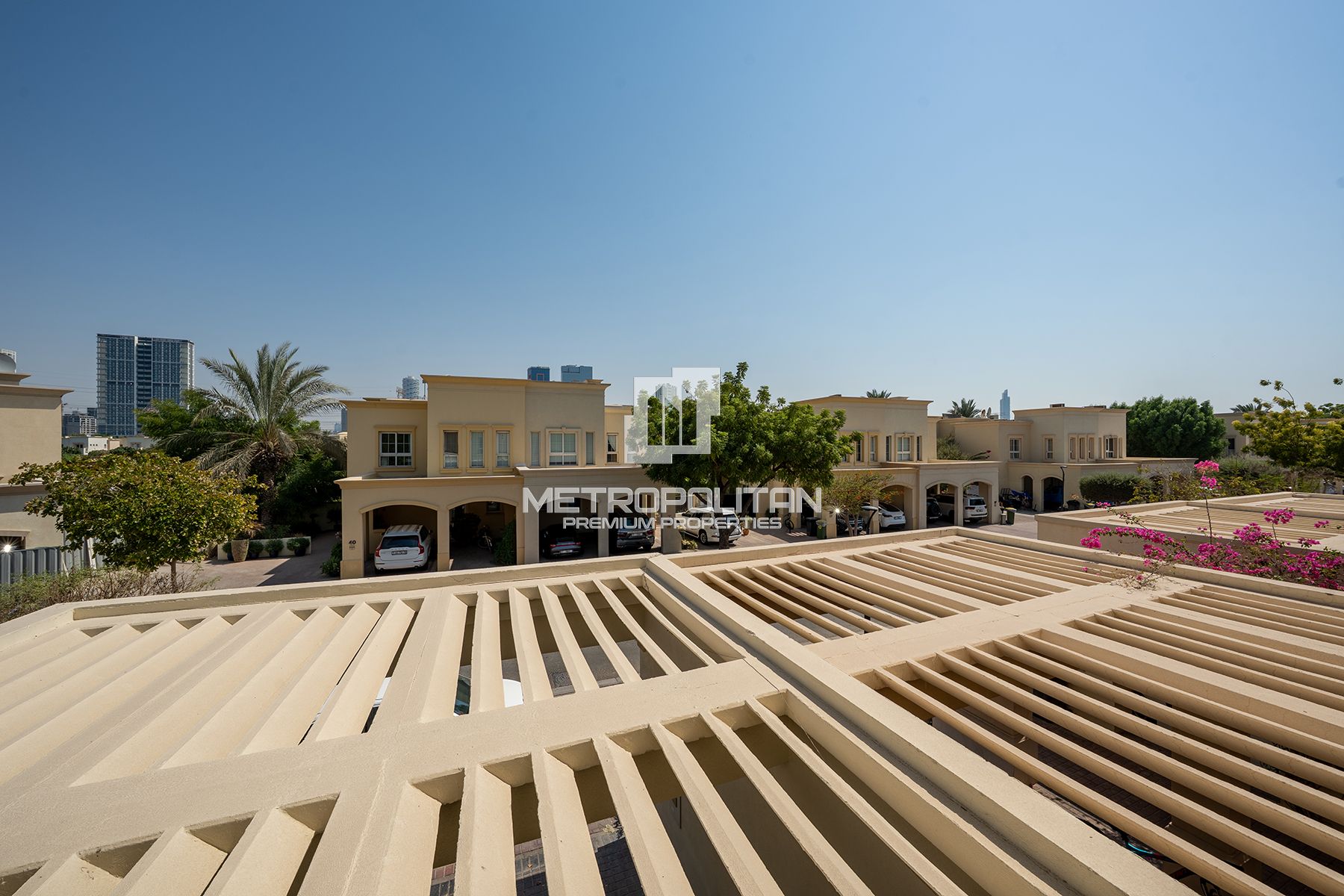 Corner Plot| Private Pool| Type 4E | Family Living