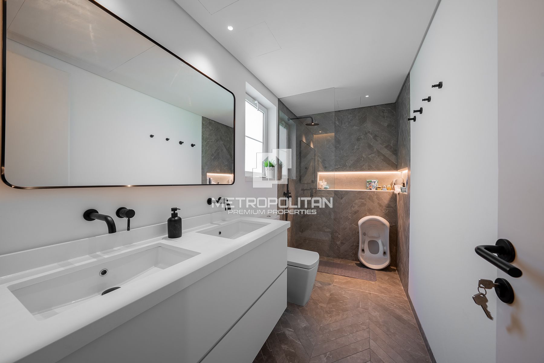 Corner Plot| Private Pool| Type 4E | Family Living