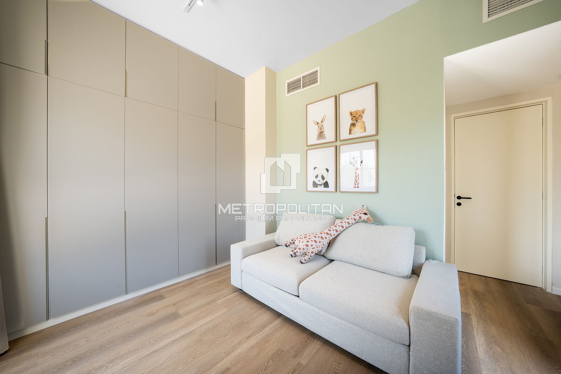 Corner Plot| Private Pool| Type 4E | Family Living