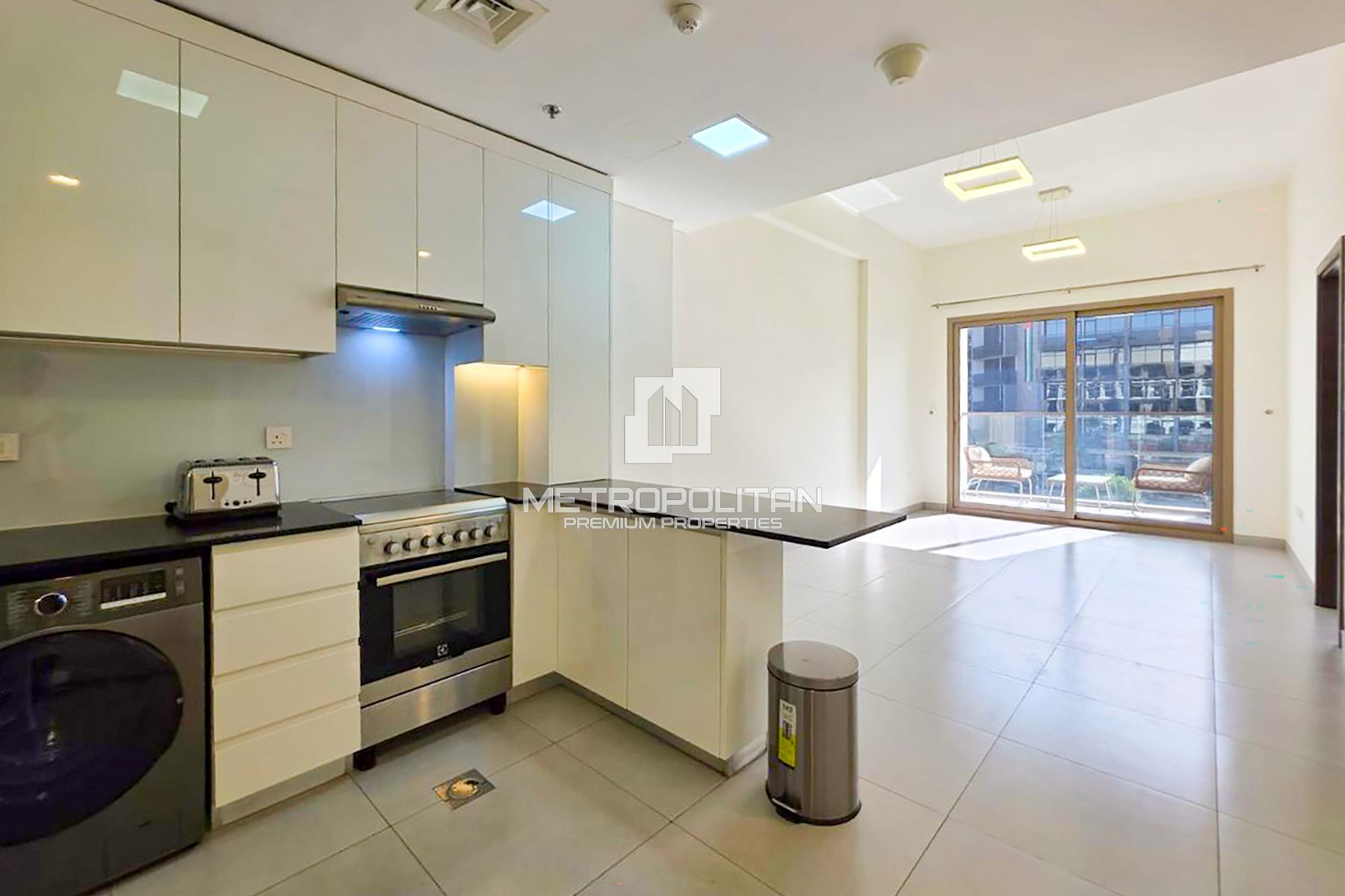 PRIME LOCATION | SPACIOUS LAYOUT | HOT DEAL