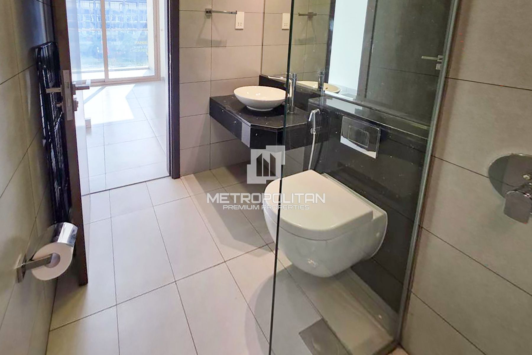 PRIME LOCATION | SPACIOUS LAYOUT | HOT DEAL