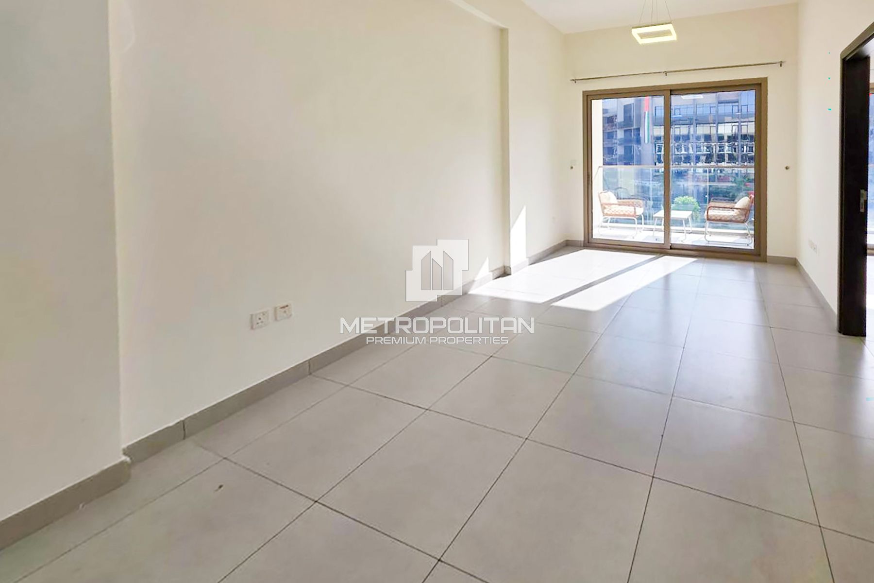 PRIME LOCATION | SPACIOUS LAYOUT | HOT DEAL