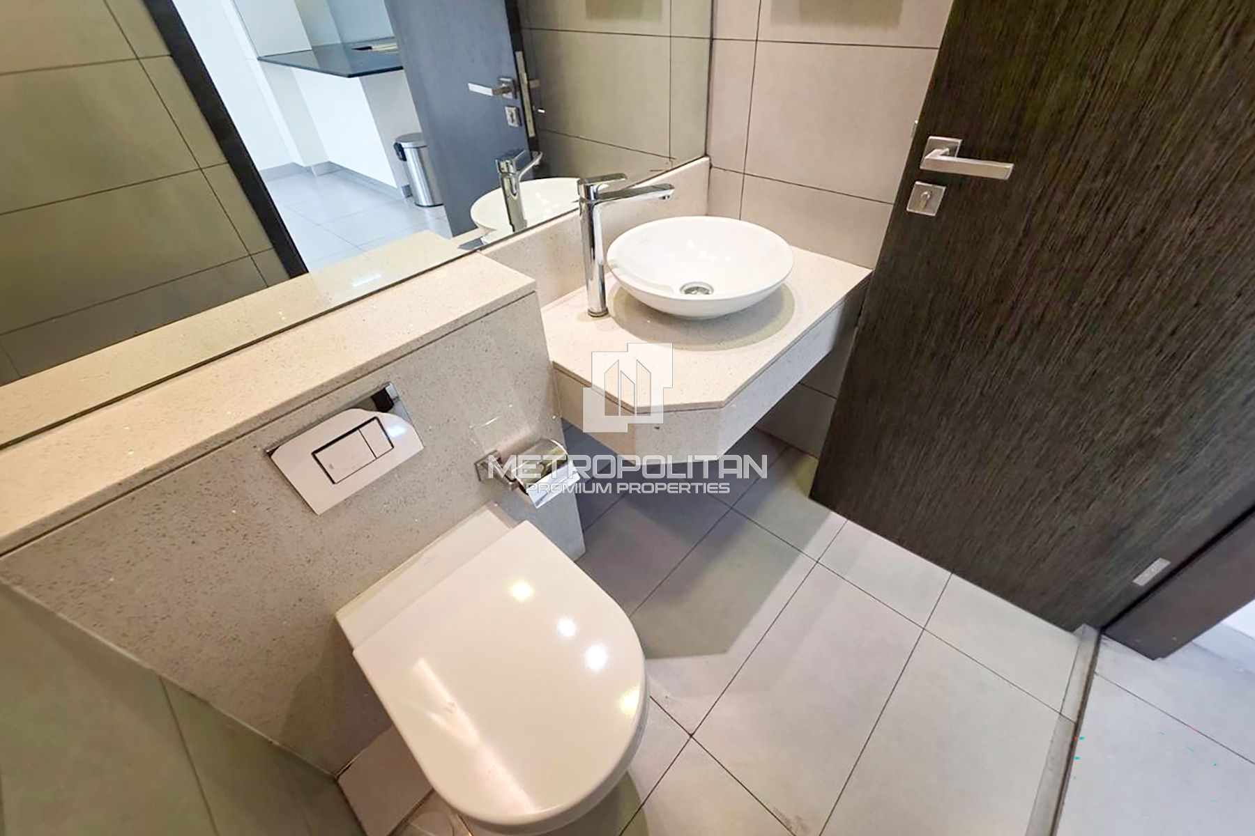 PRIME LOCATION | SPACIOUS LAYOUT | HOT DEAL