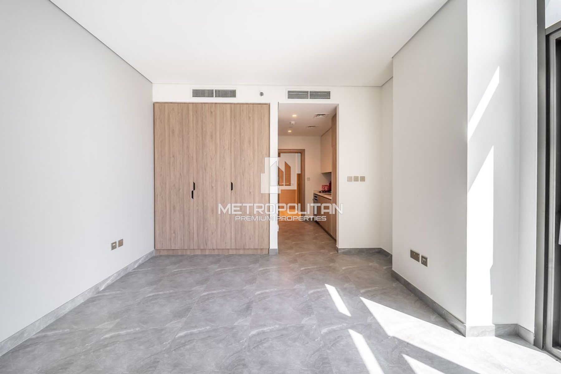 Studio Apartment for Sale in Peninsula Two, Business Bay - MPS-50223
