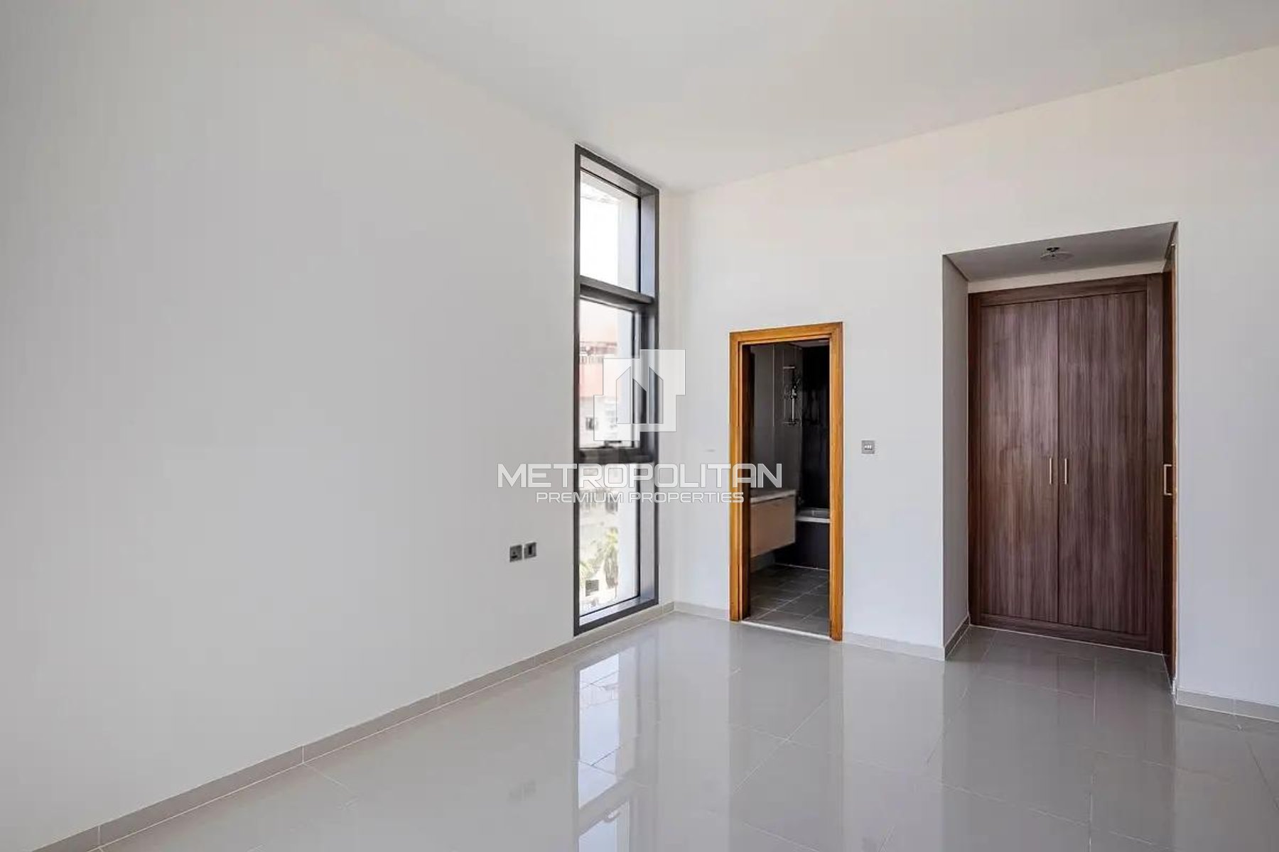 Vacant | Large Balcony | Park View |Prime Location