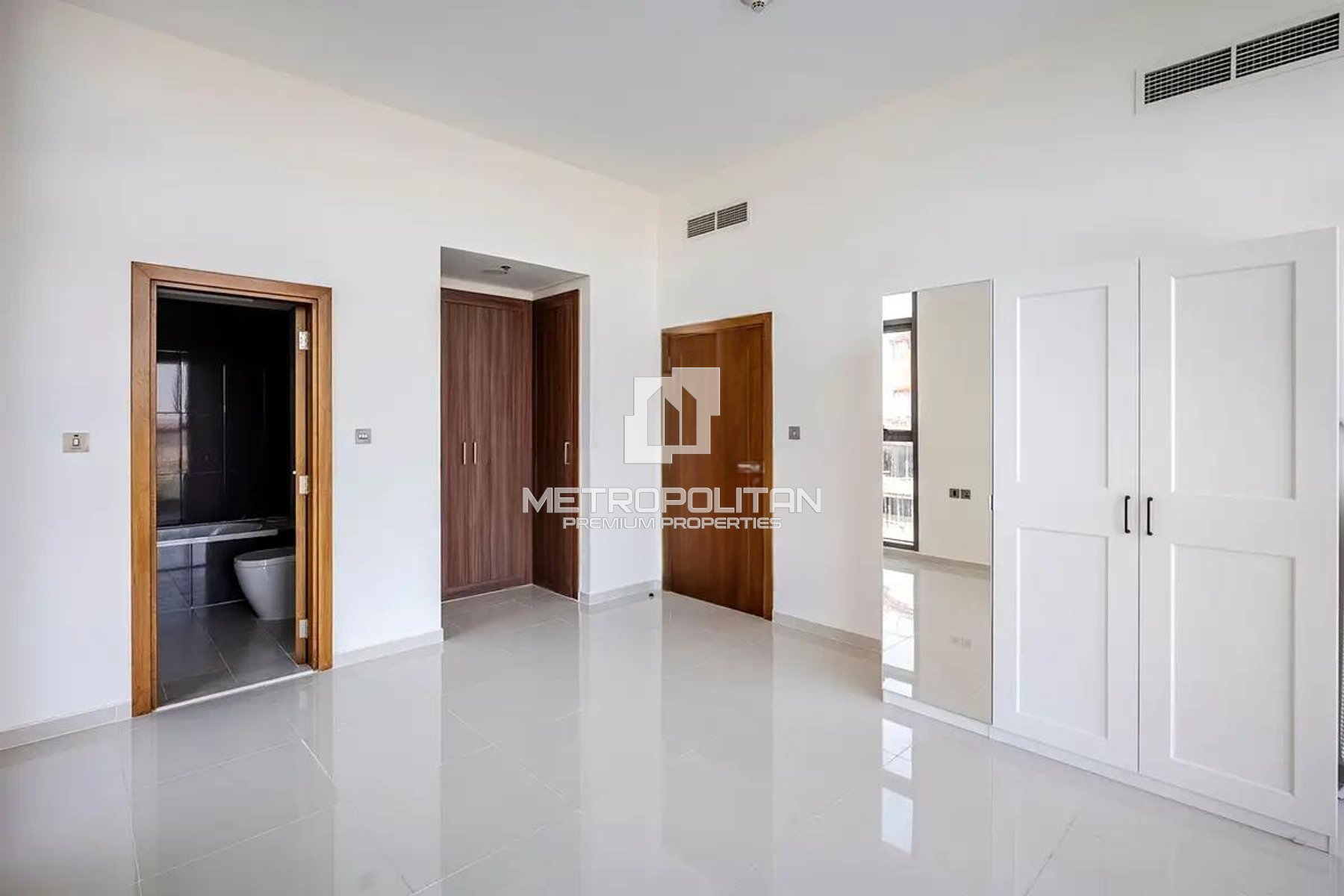 Vacant | Large Balcony | Park View |Prime Location