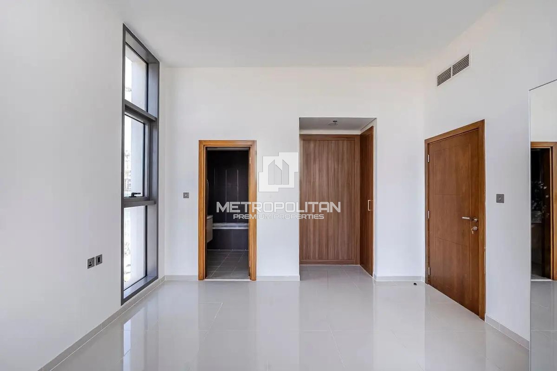 Vacant | Large Balcony | Park View |Prime Location