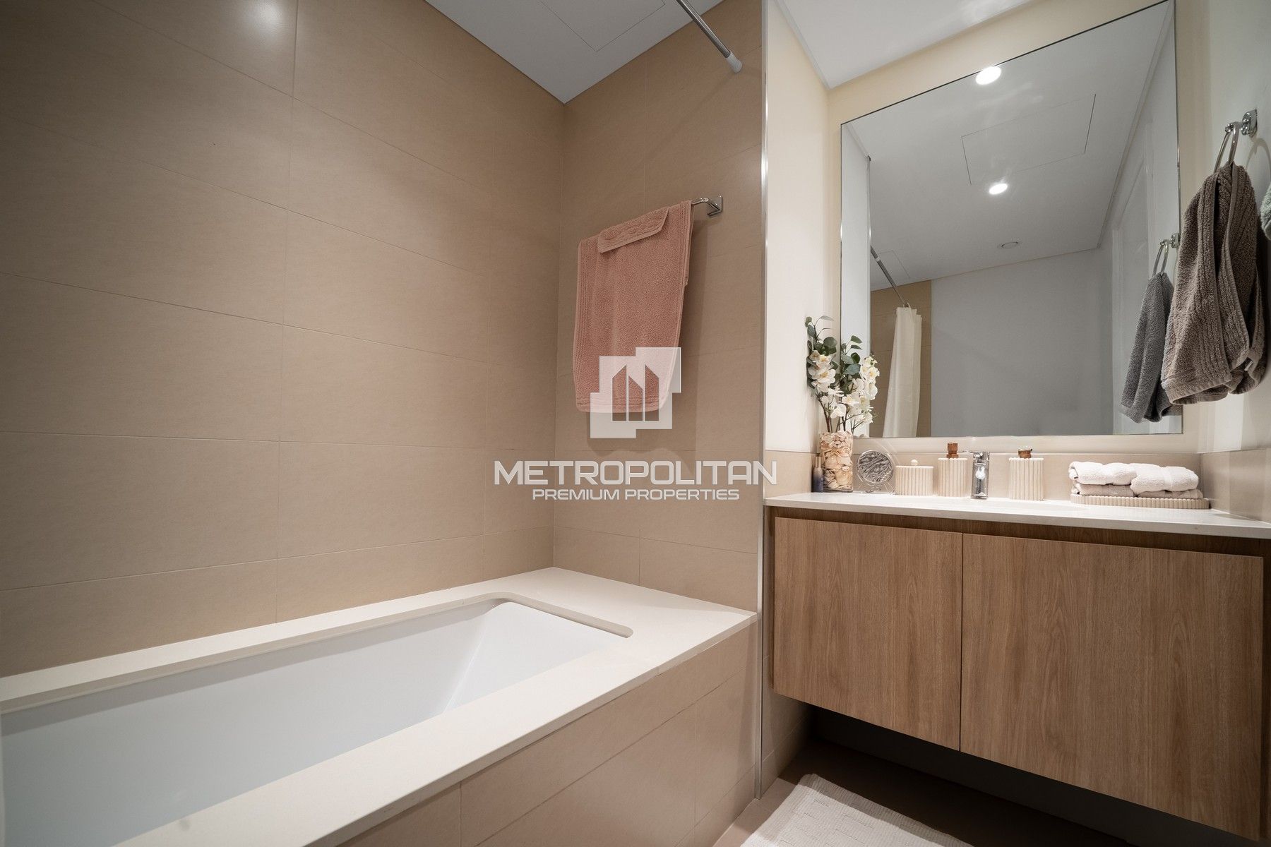 VOT | Semi Upgrade | Middle Floor | Furnished