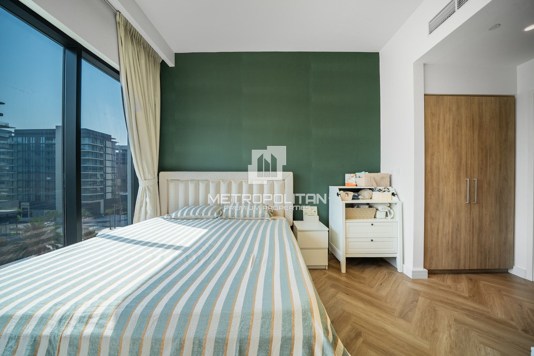 VOT | Semi Upgrade | Middle Floor | Furnished