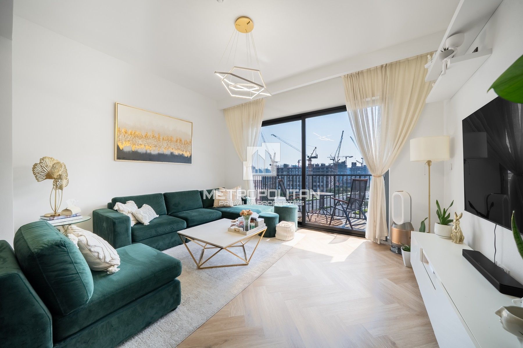 VOT | Semi Upgrade | Middle Floor | Furnished