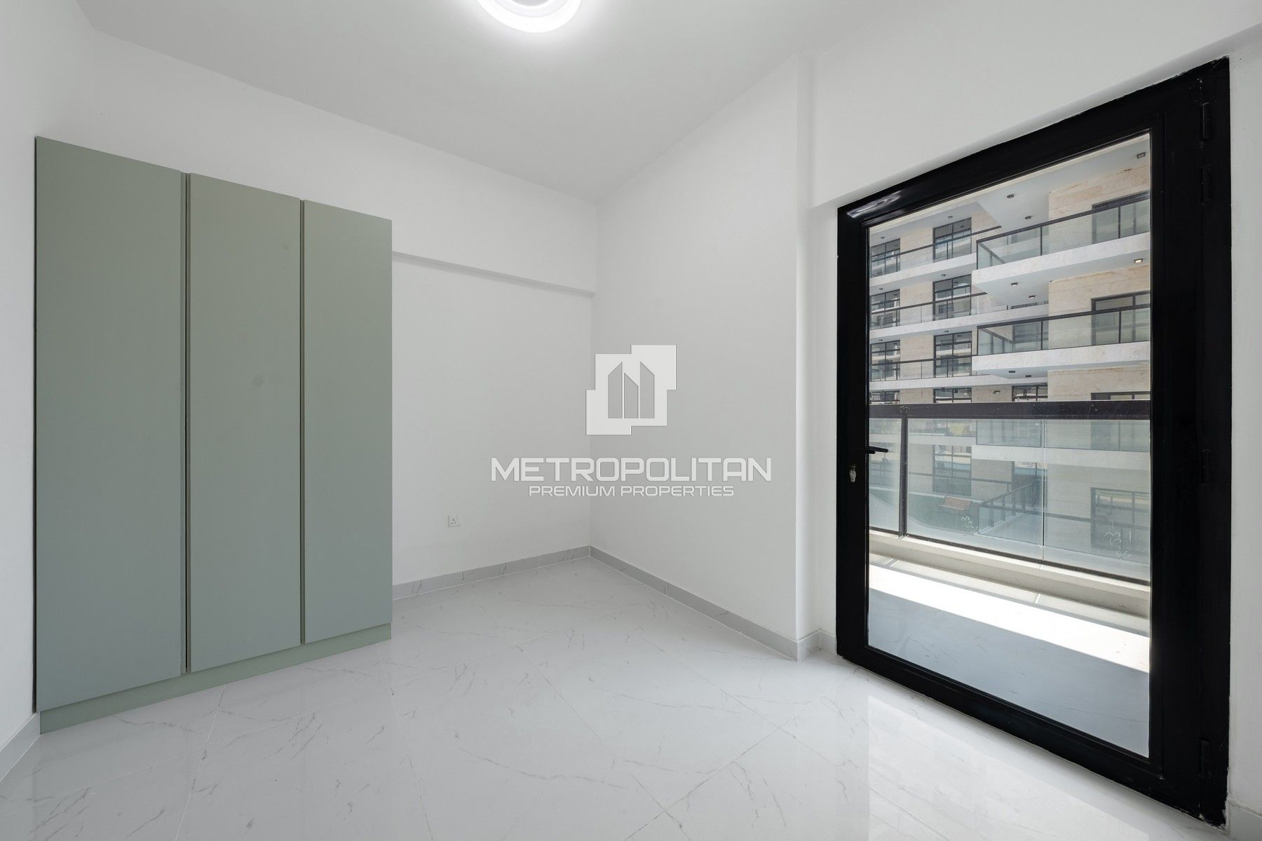 Upgraded Closed Kitchen | Vastu | Vacant Now