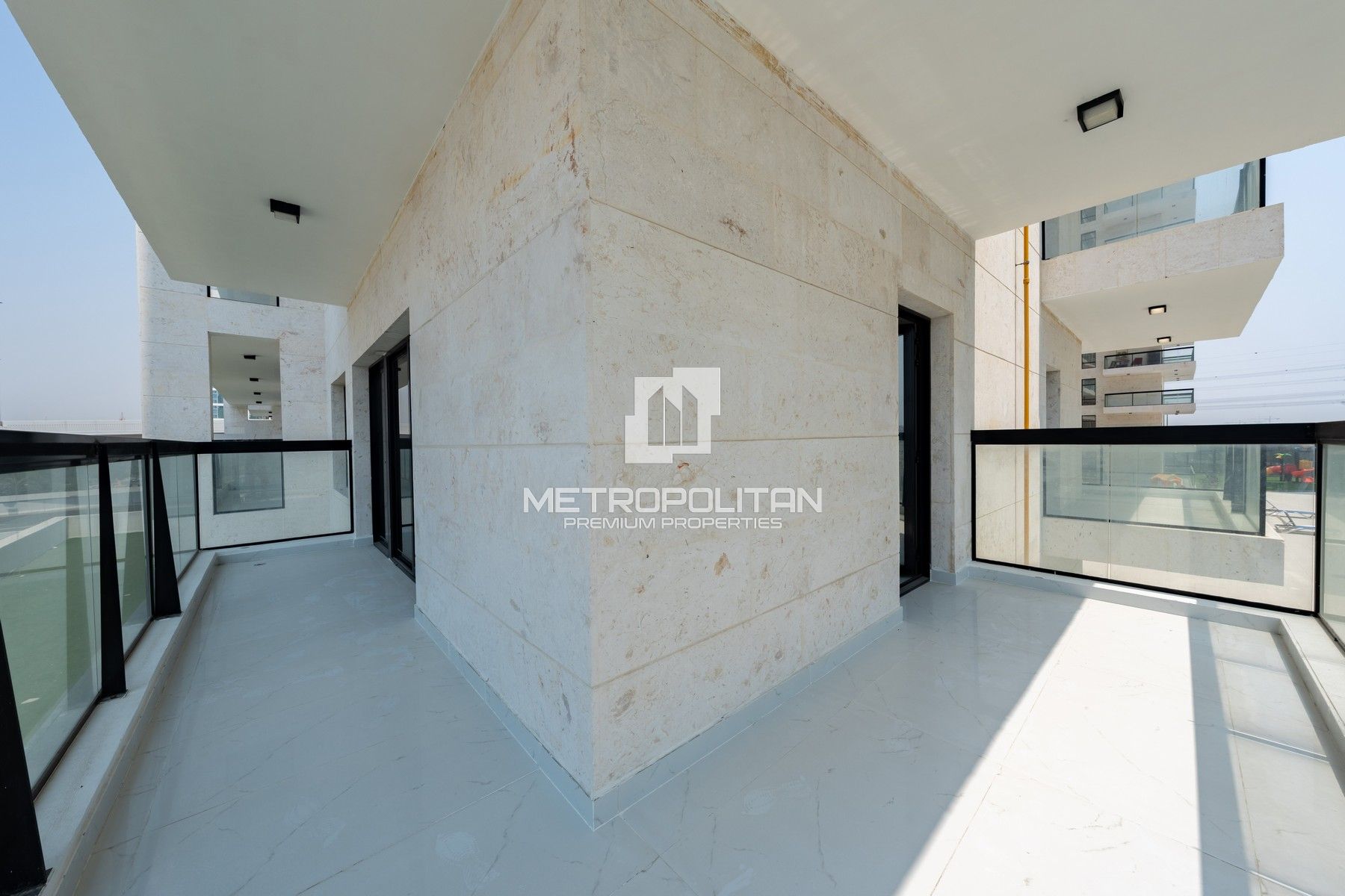 Upgraded Closed Kitchen | Vastu | Vacant Now