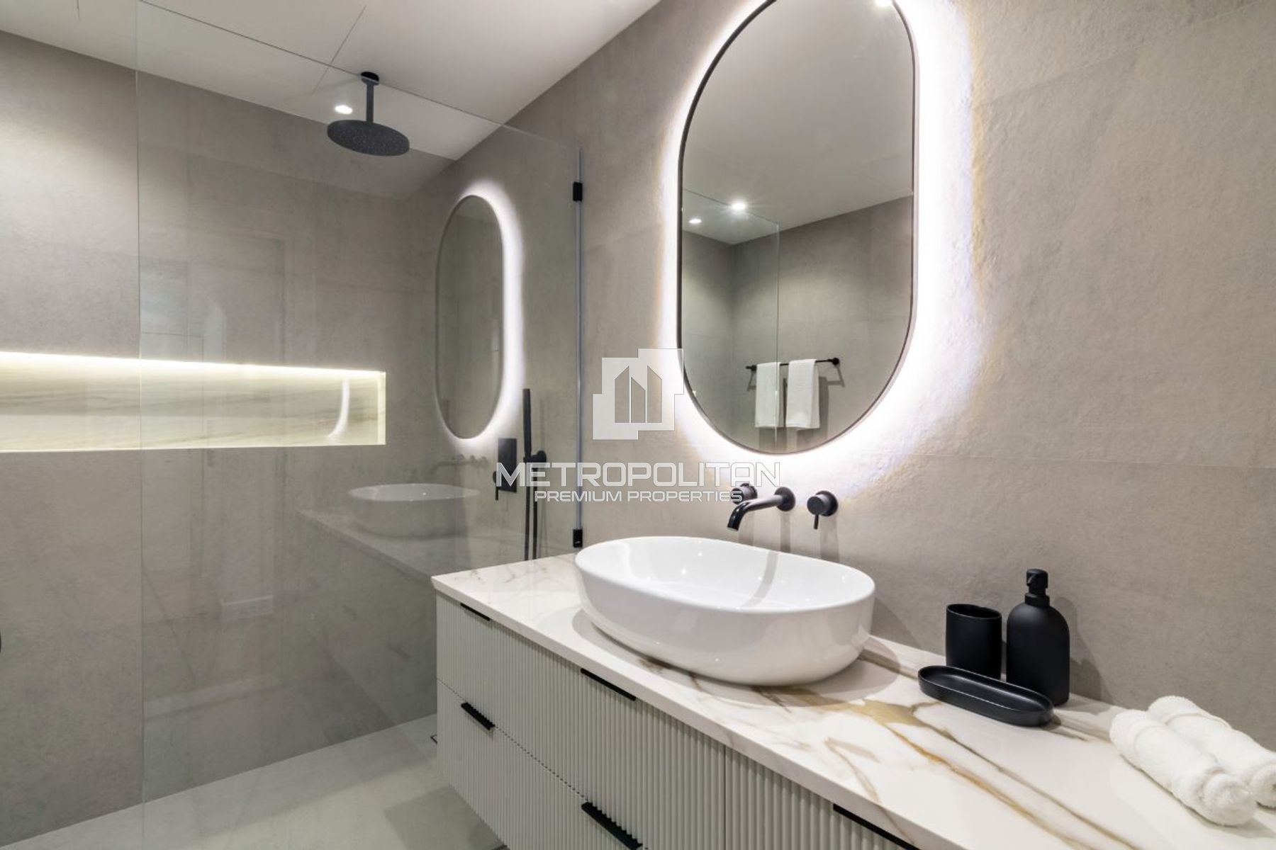 Luxury Penthouse | Upgraded | Panoramic Views