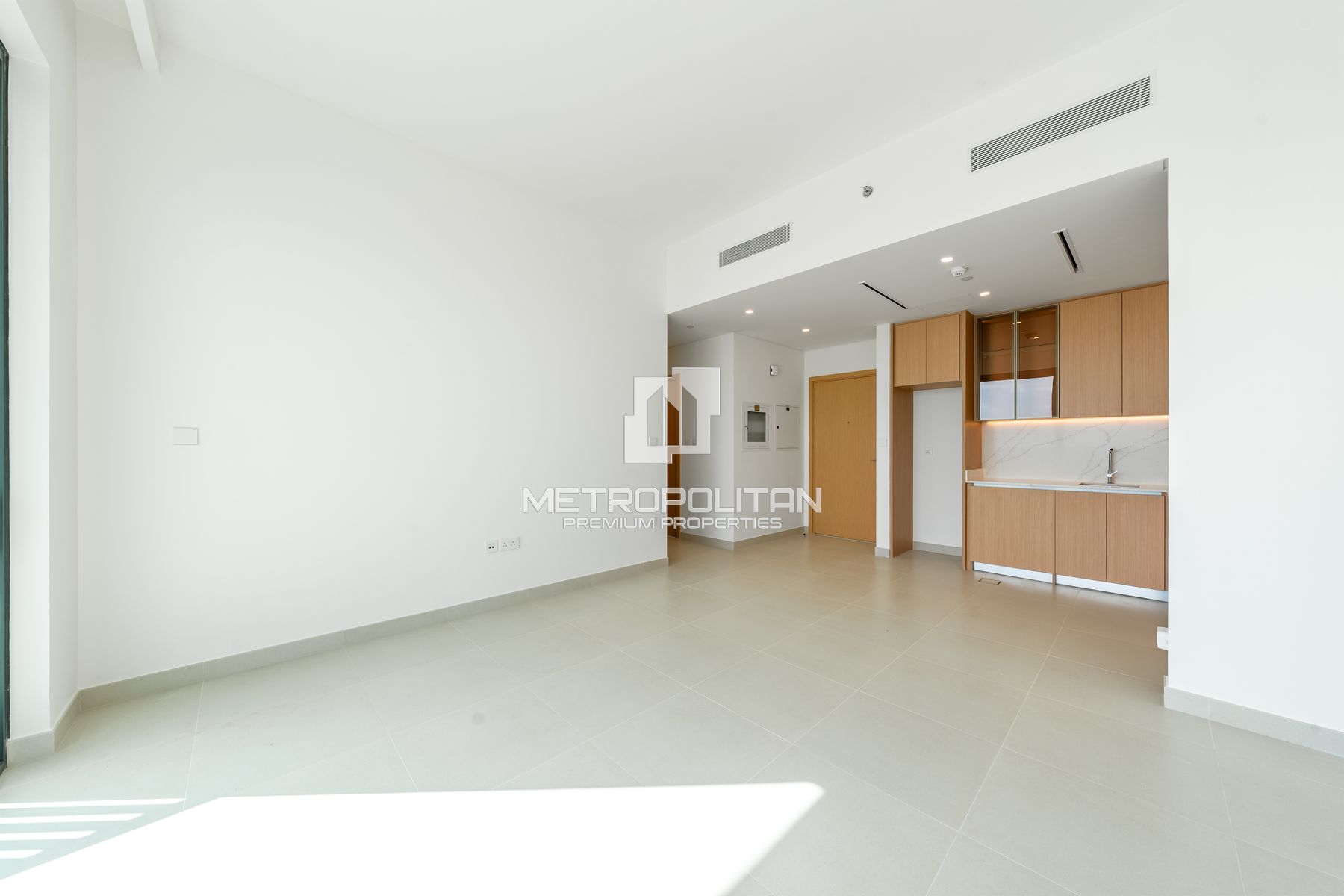Sleek and Modern | Redy to Move | Prime Community