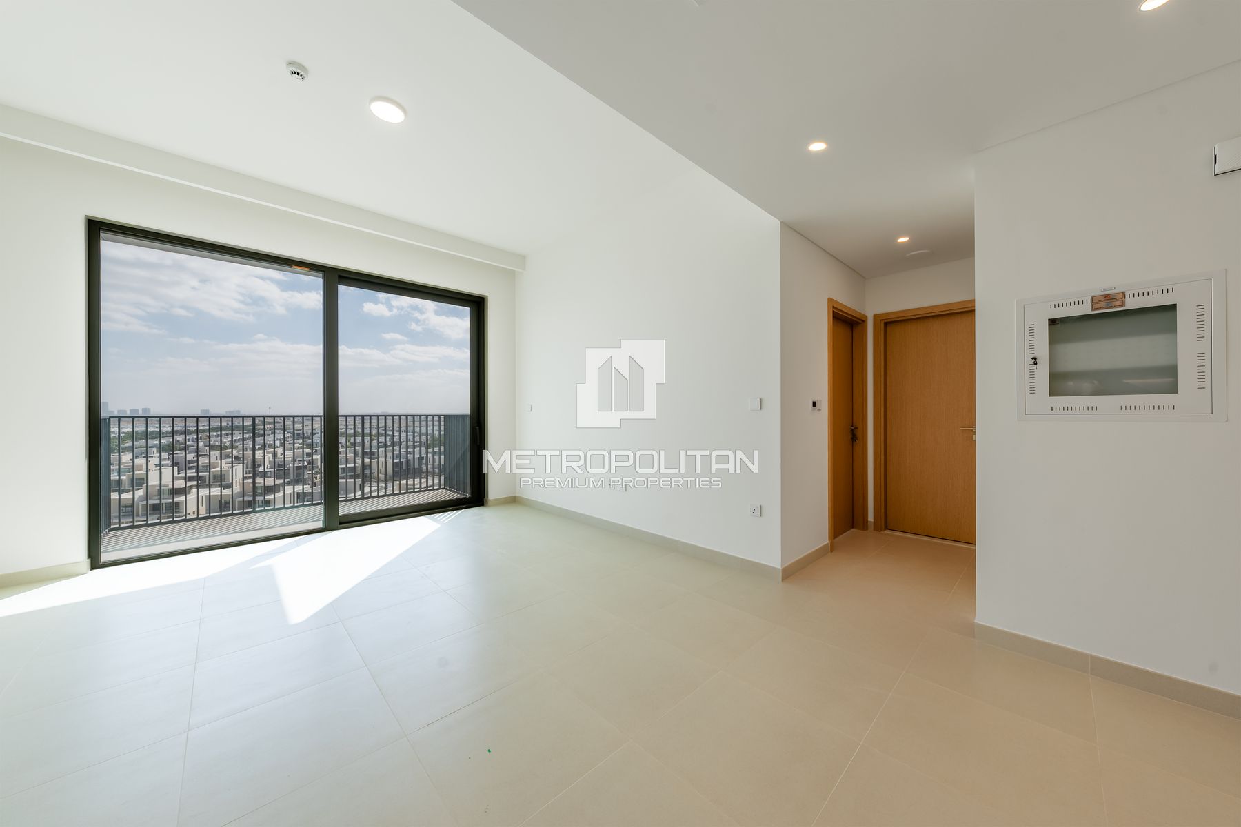 Sleek and Modern | Redy to Move | Prime Community