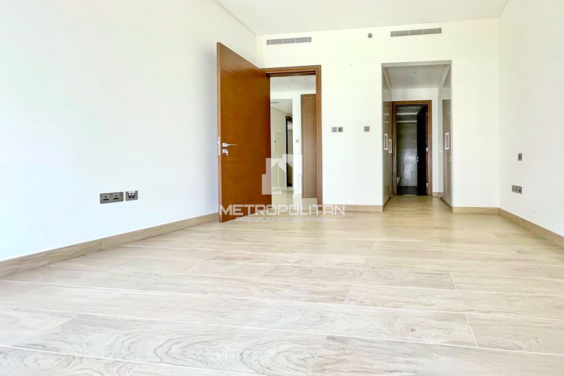 Swimming Pool View | Spacious | Vacant on Transfer