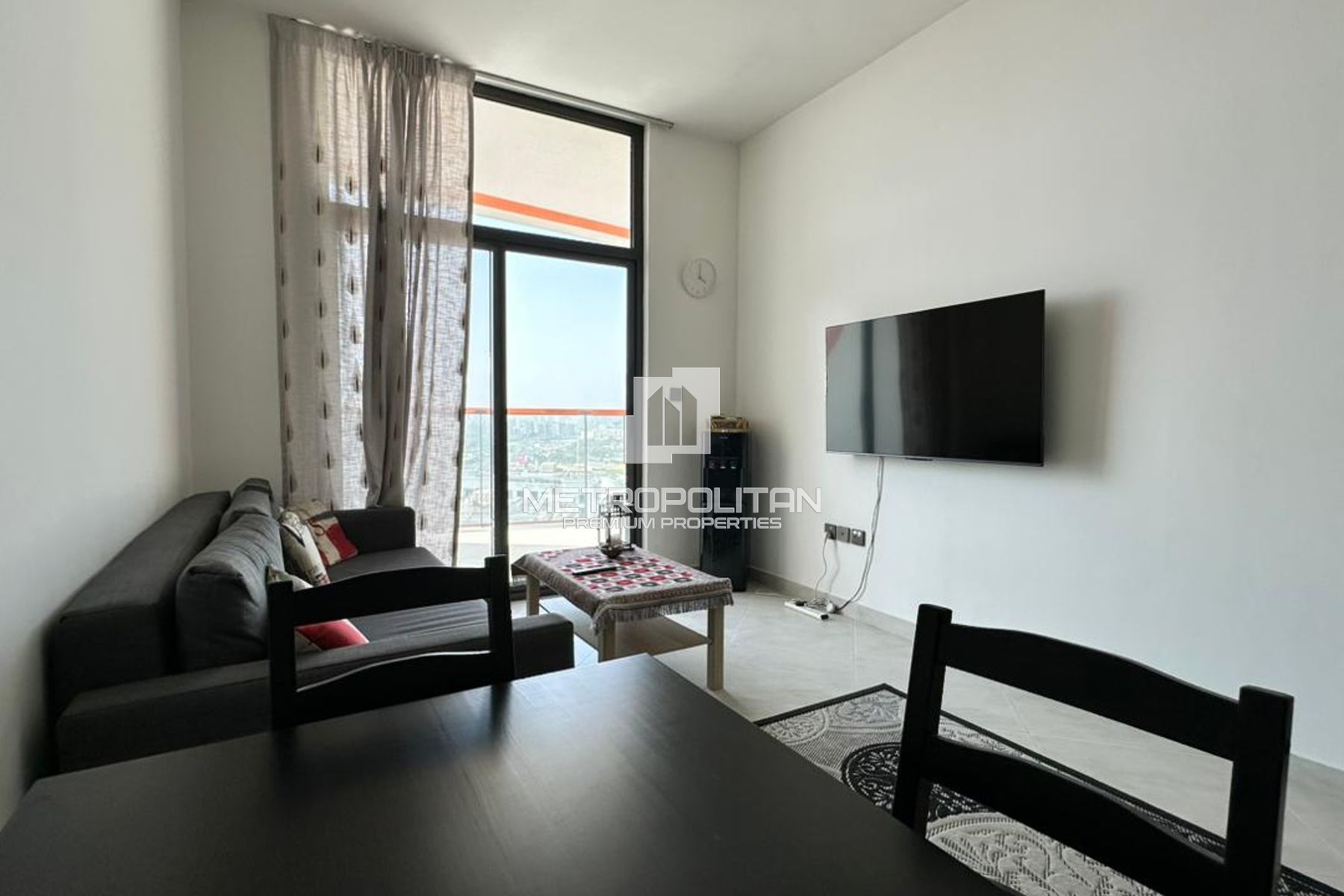 Modern 1BR | Central Location | Vacant | Furnished