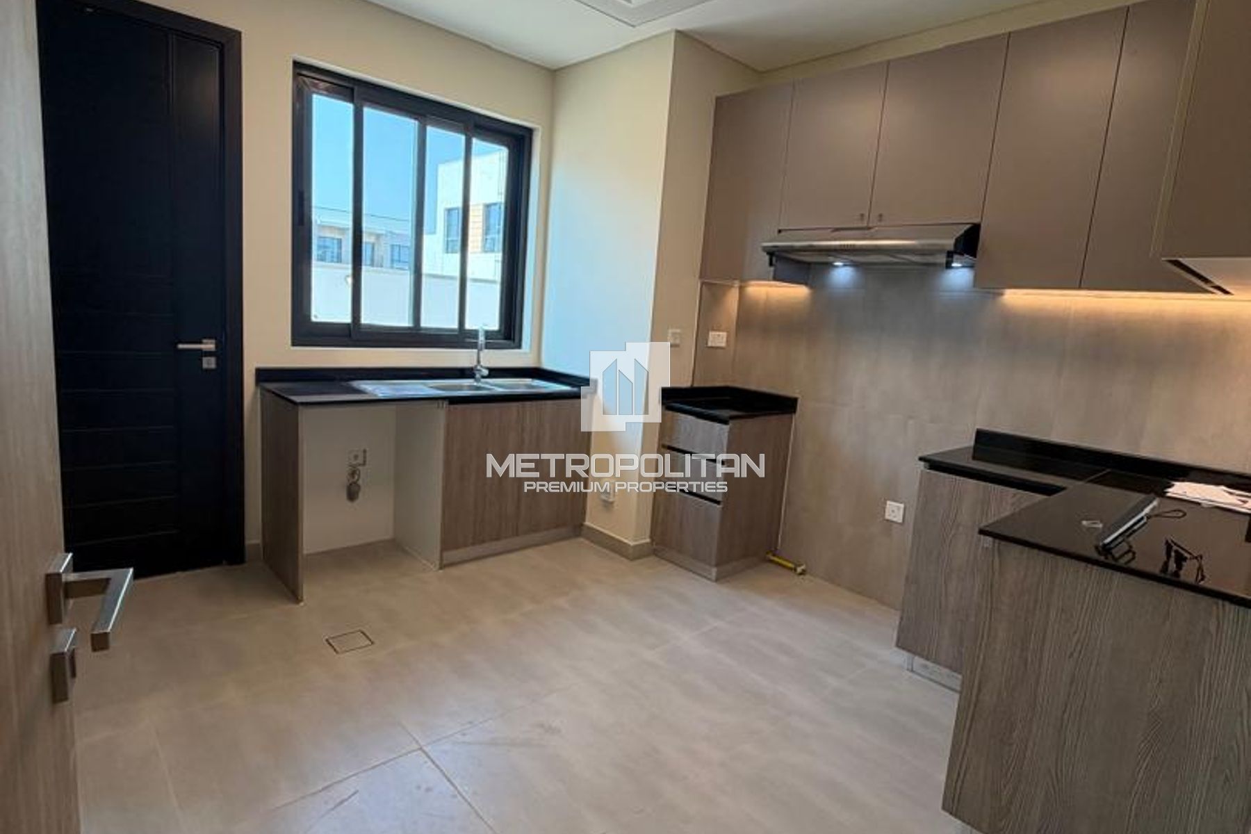5BR Villa | Luxury Lifestyle | Ready to Move In