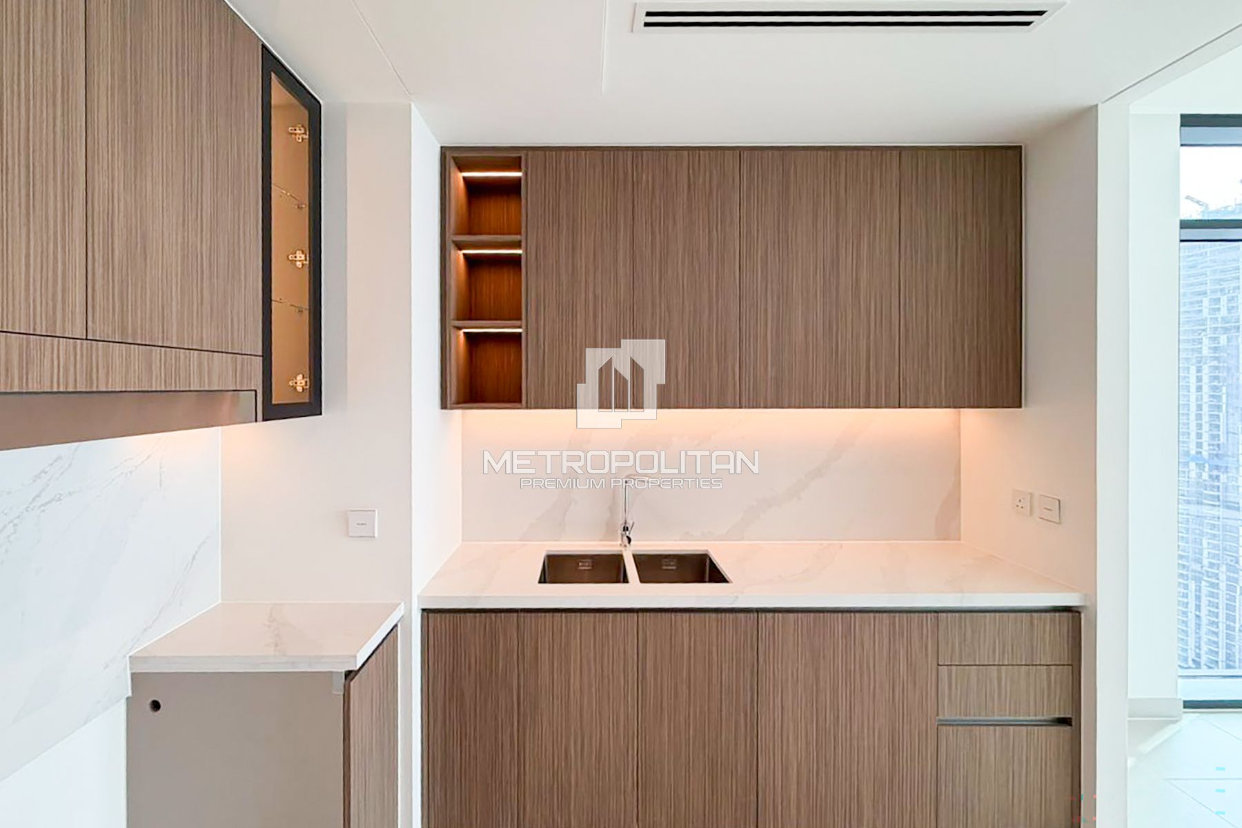Highest Floor | Best Price |Beach View | Motivated