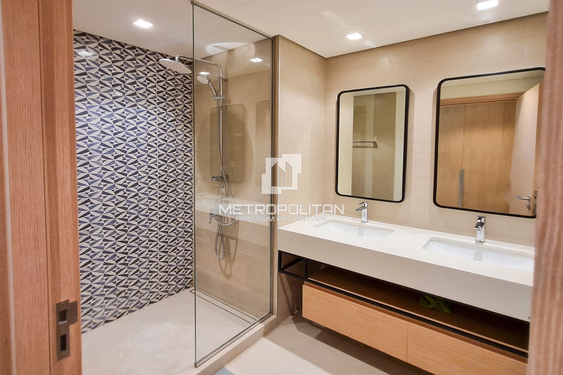 FURNISHED | MOTIVATED SELLER | LOW FLOOR