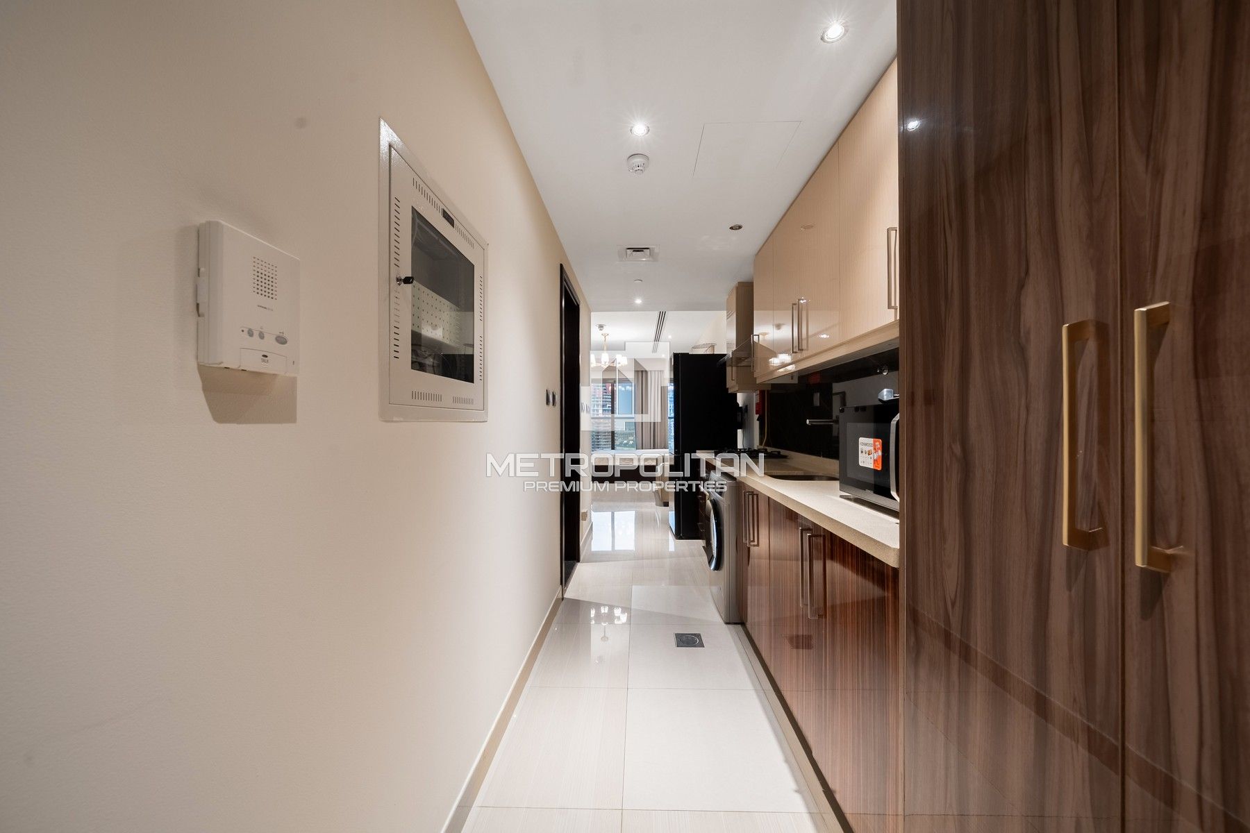 Downtown | Canal View | Fully Furnished | Spacious
