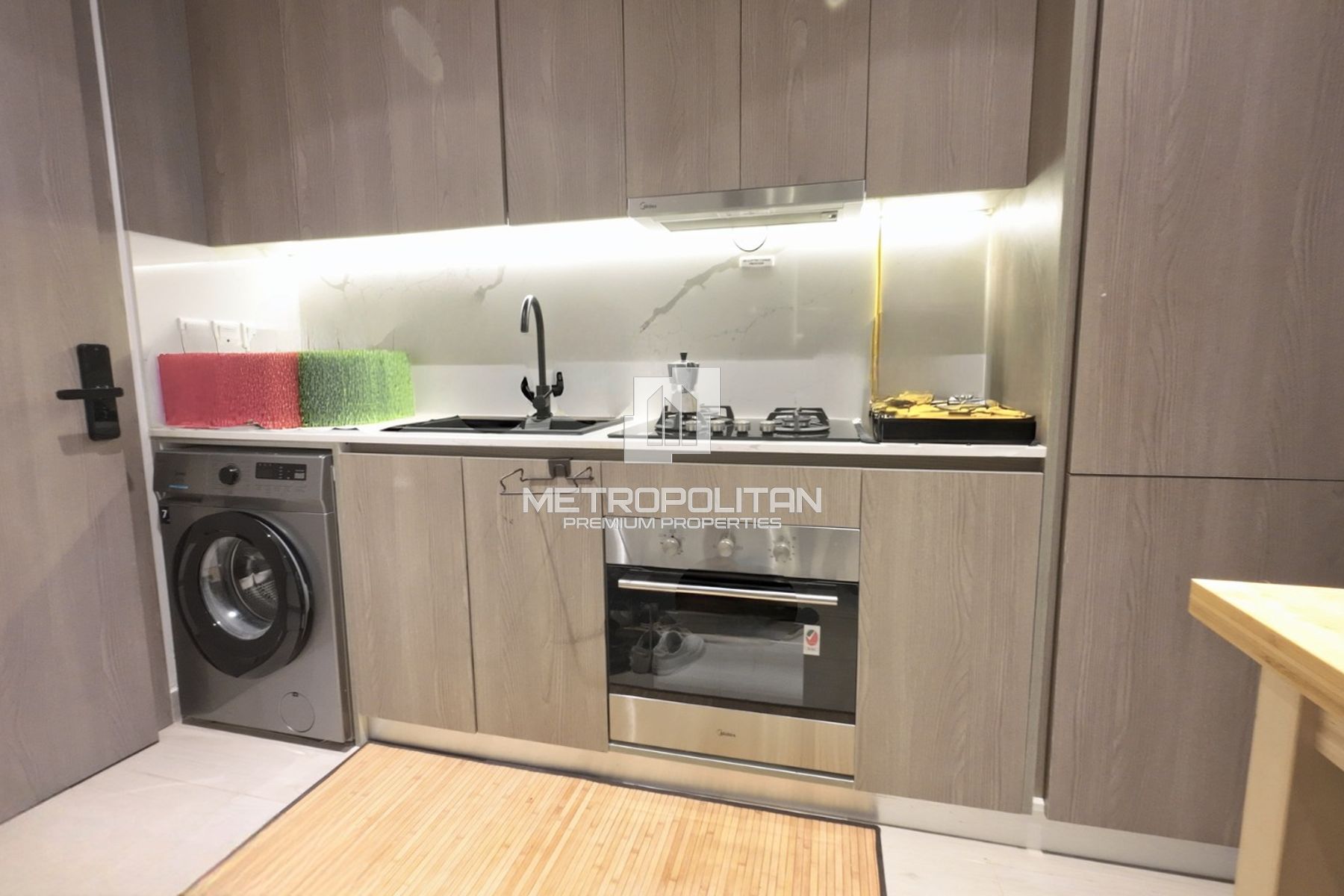 Contemporary Studio Living | Excellent Investment