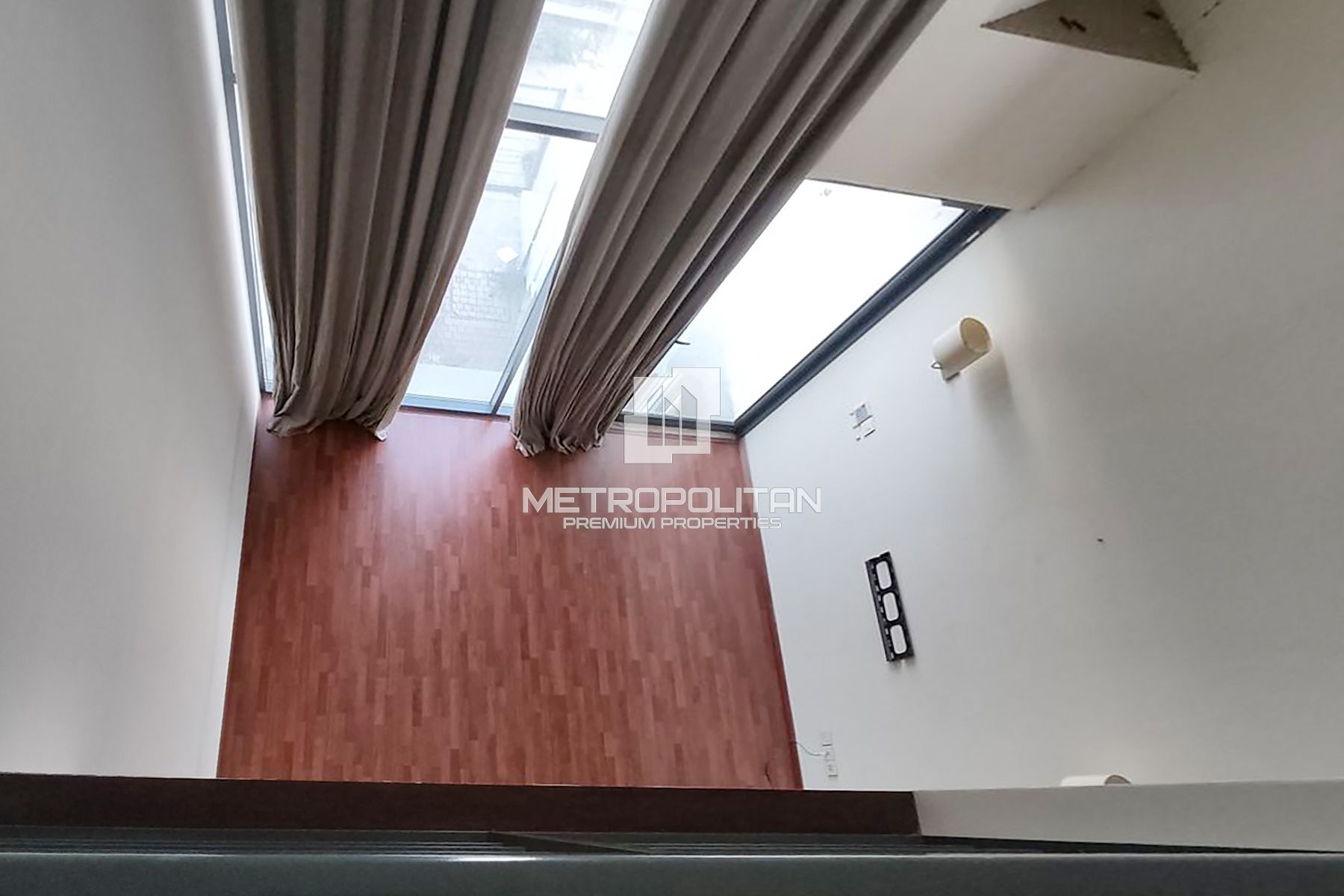 Купить таунхаус в Las Casas, Jumeirah Village Circle - MPS-50861