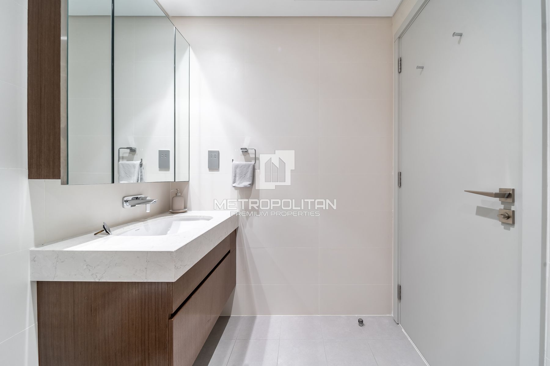 Move-In Ready 1BR | Stylish | EMAAR Beachfront
