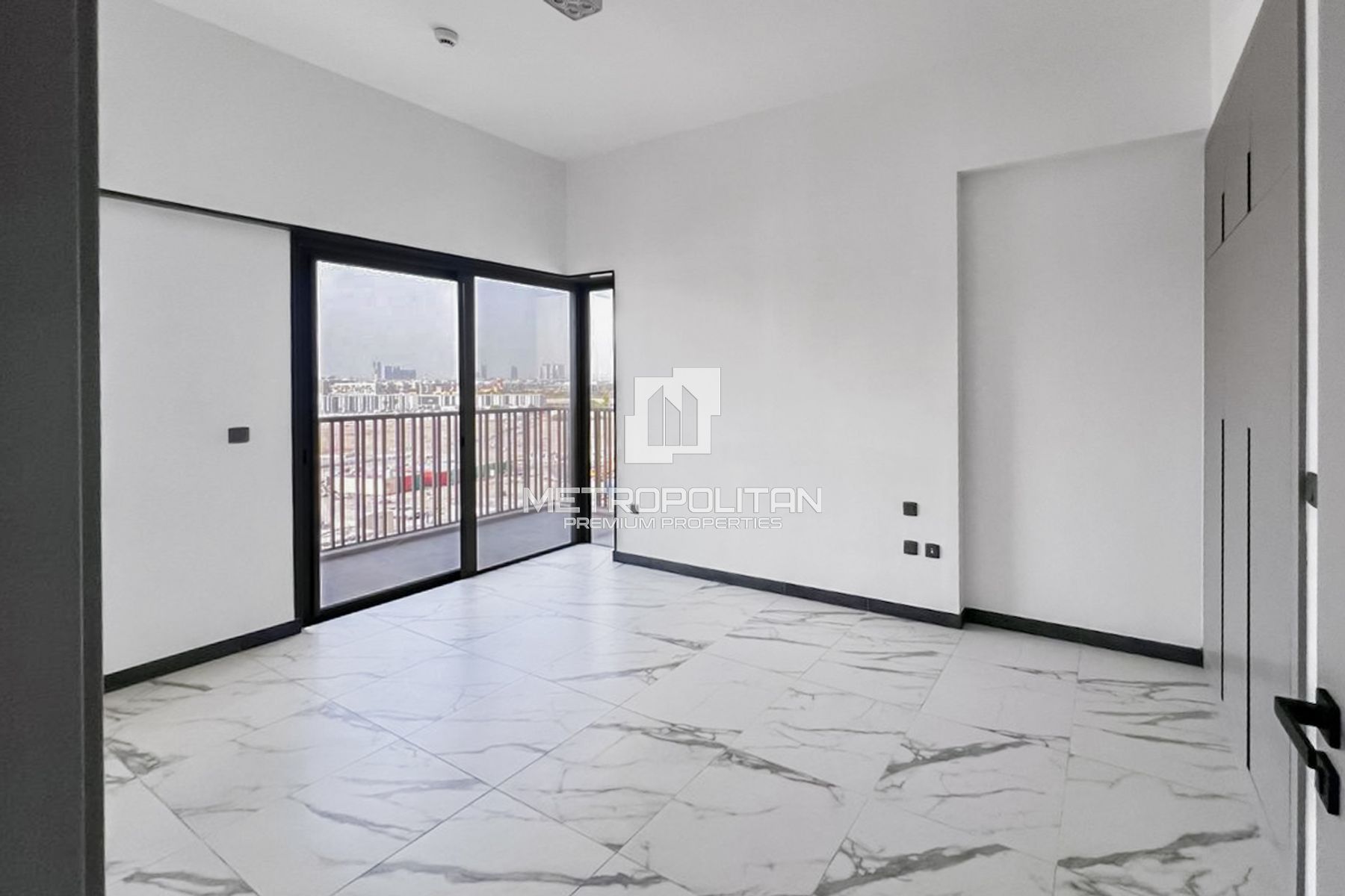 Modern 1-BR | Prime Location | Premium Community