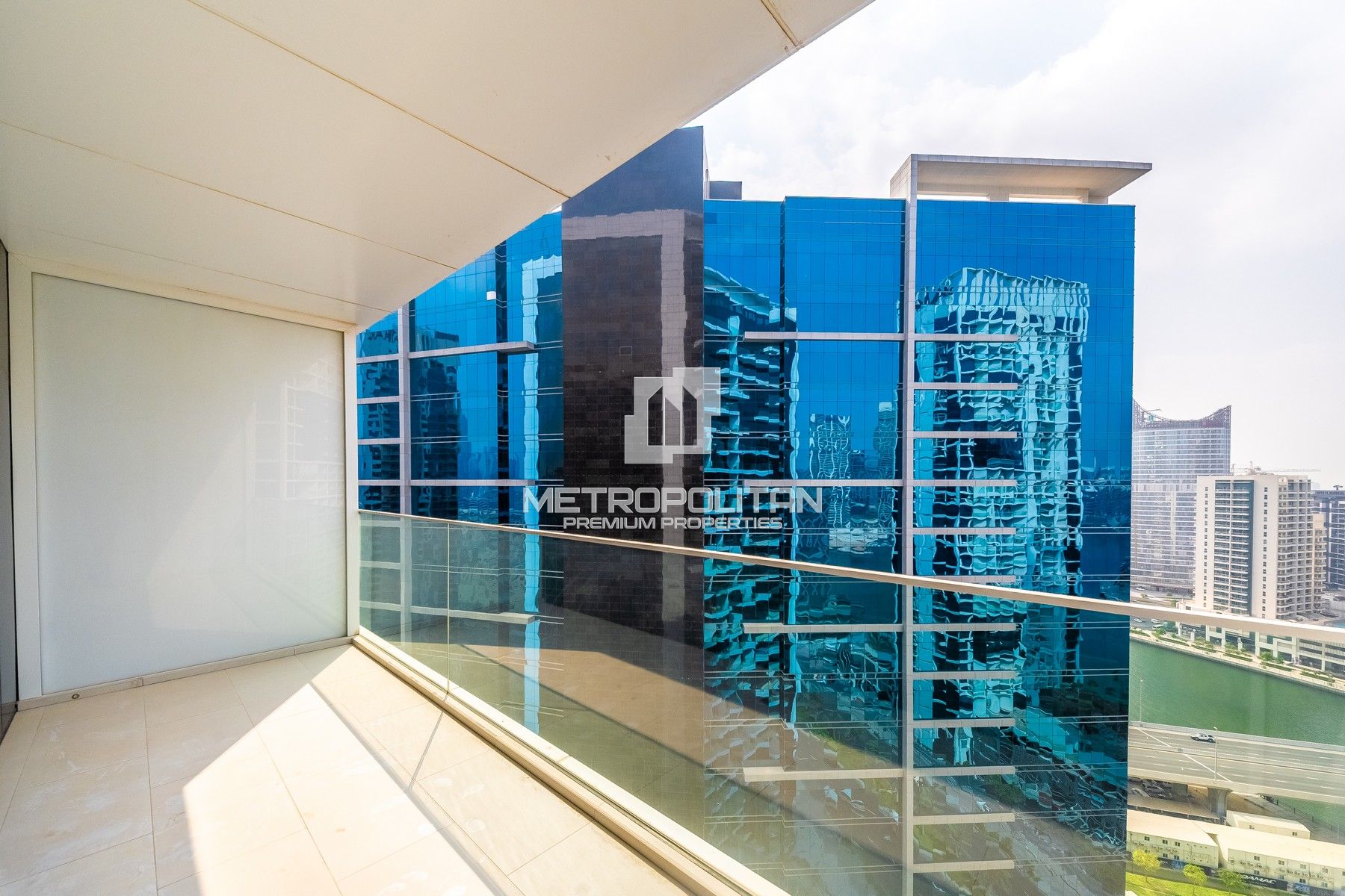 Large Layout | Canal View | With Appliances