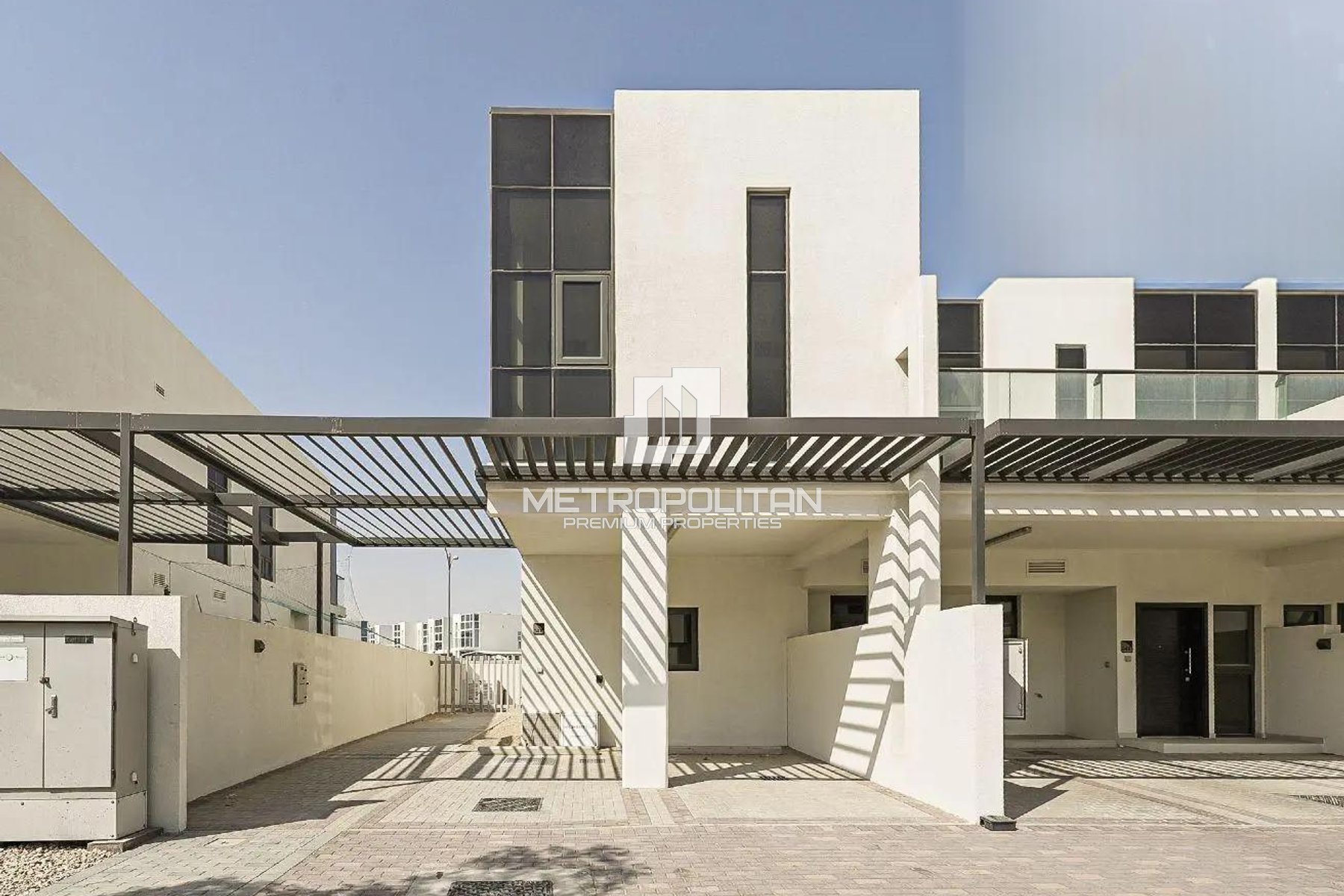 Vacant | Corner Unit | Near Pool | Single Row