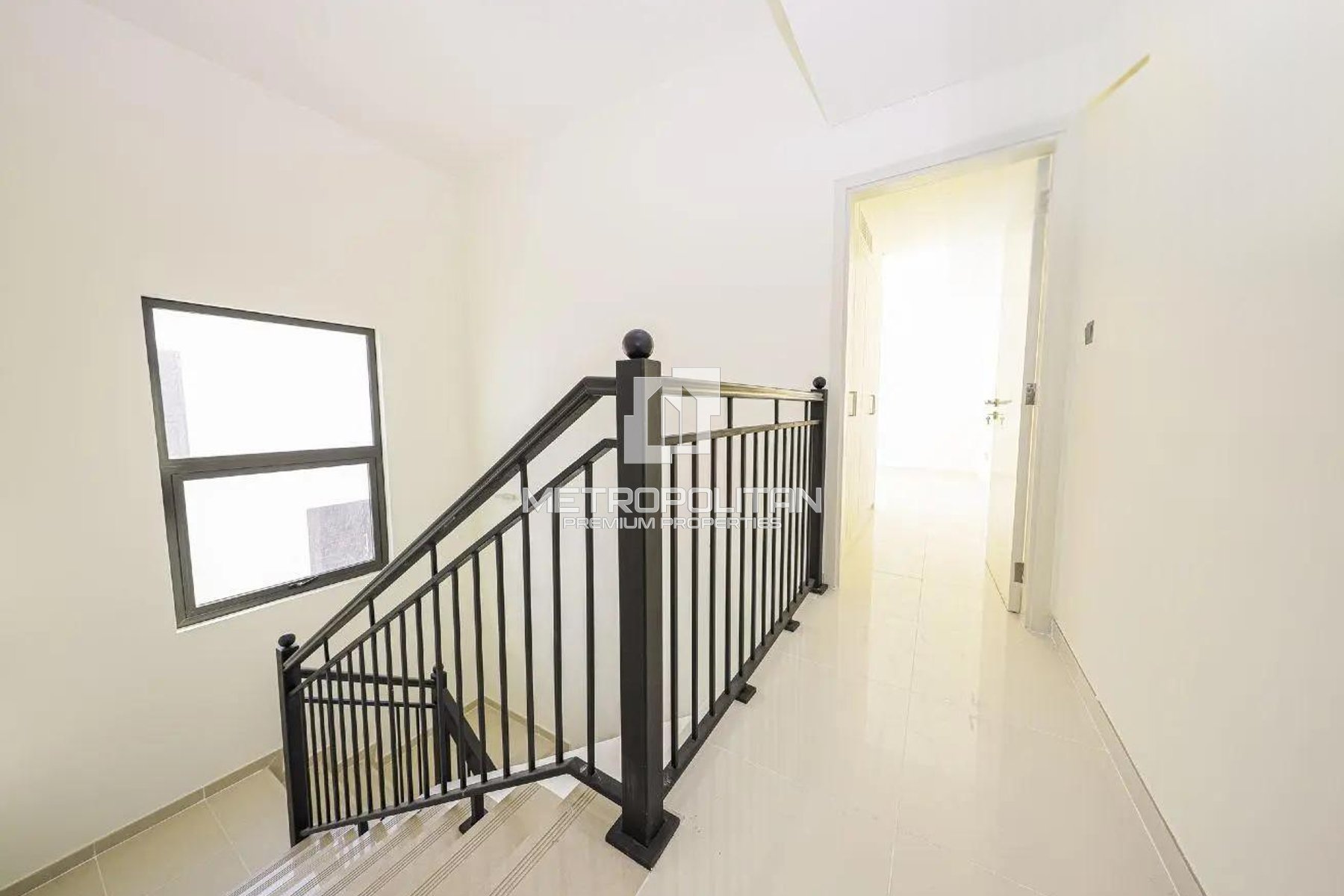 Vacant | Corner Unit | Near Pool | Single Row