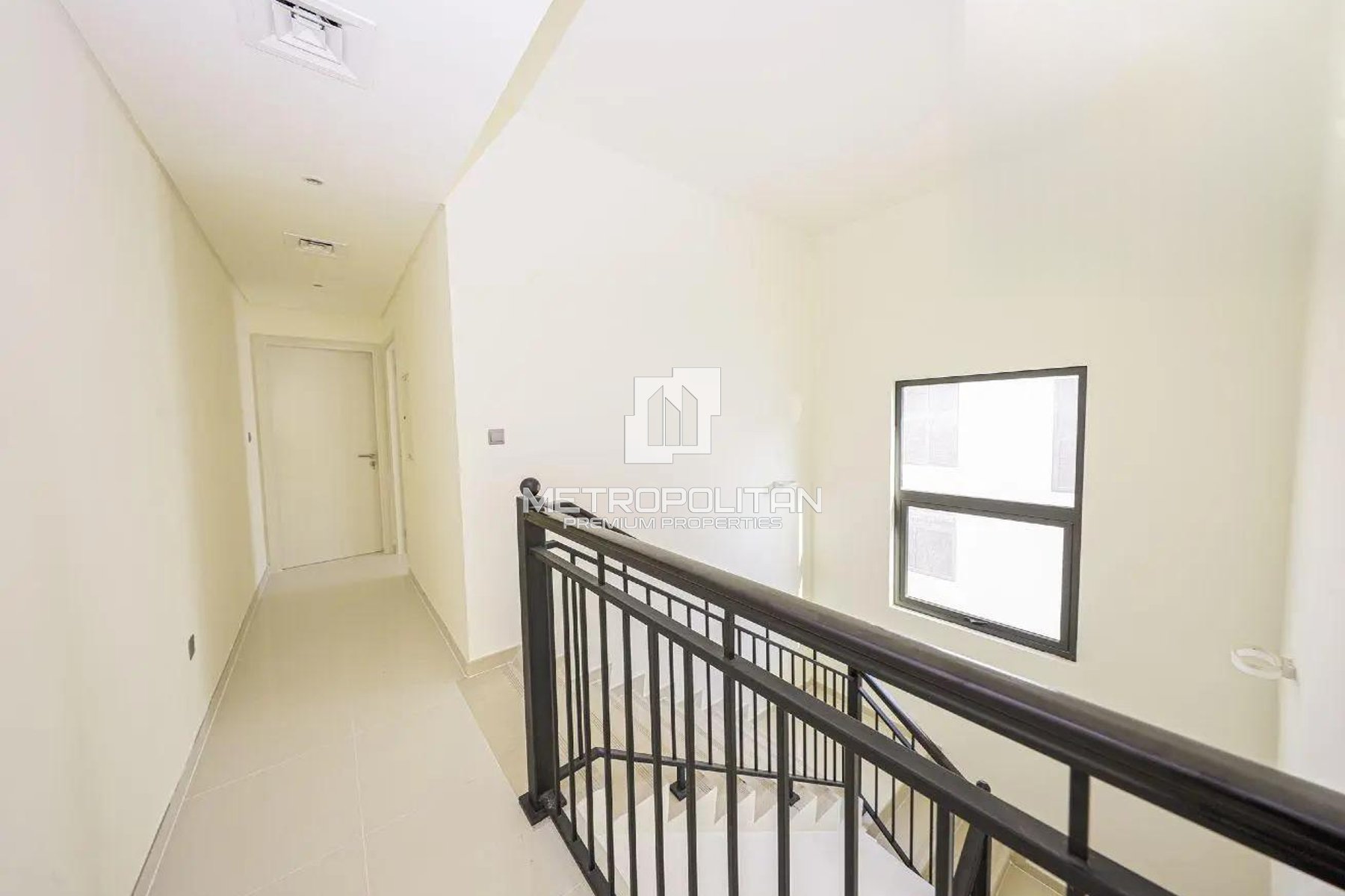 Vacant | Corner Unit | Near Pool | Single Row