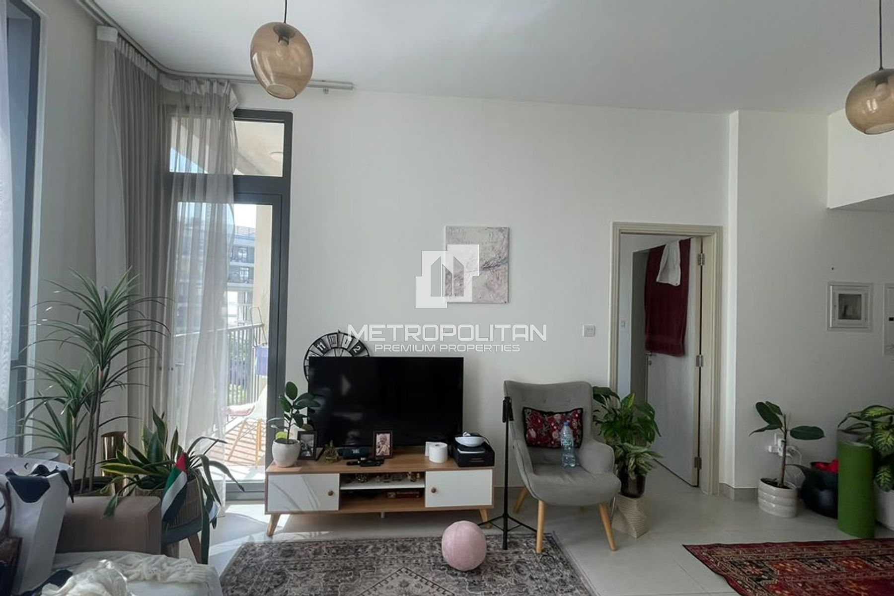 Pool View| Fully Furnished | Open Kitchen