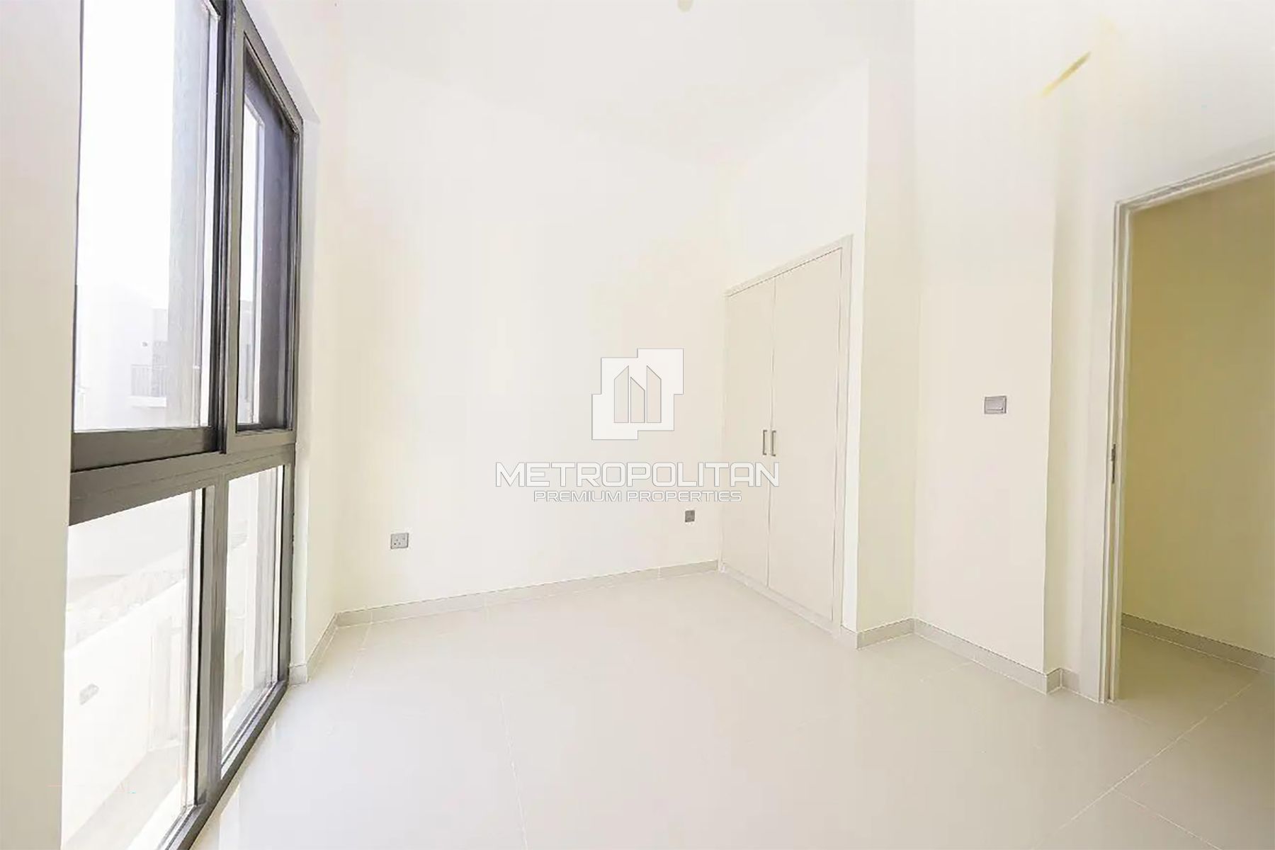 Vacant soon | R2M14 | Closed Kitchen | 3BR+Maid