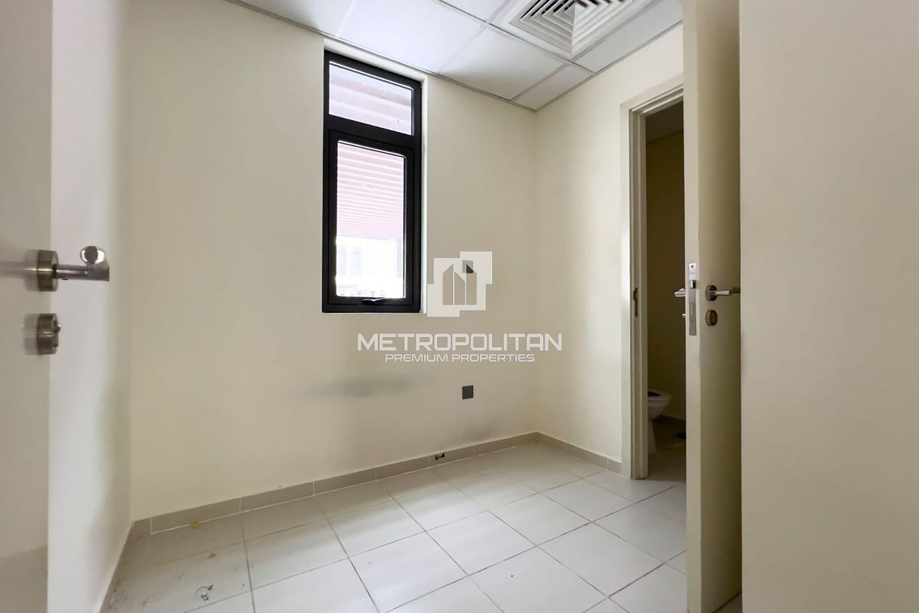 Vacant soon | R2M14 | Closed Kitchen | 3BR+Maid
