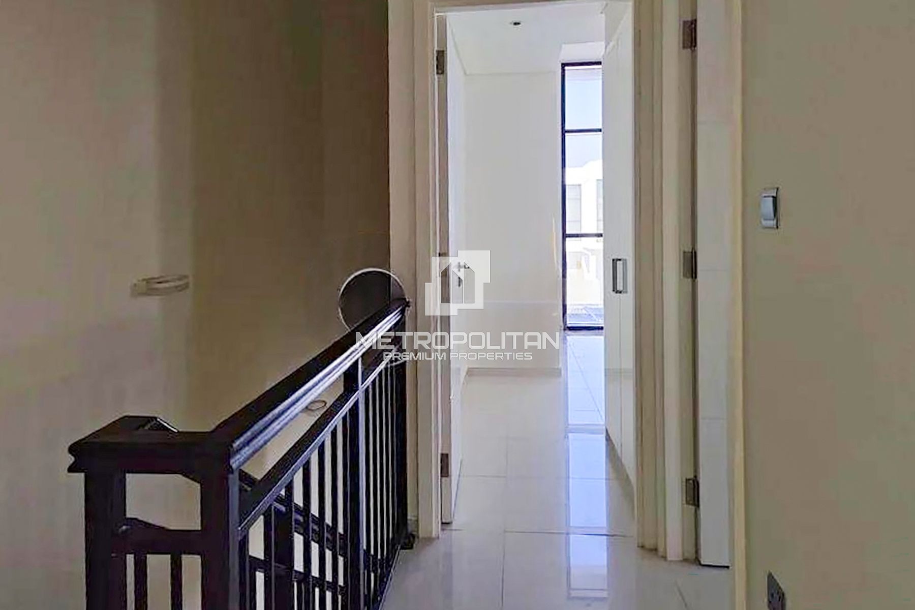 Vacant soon | R2M14 | Closed Kitchen | 3BR+Maid