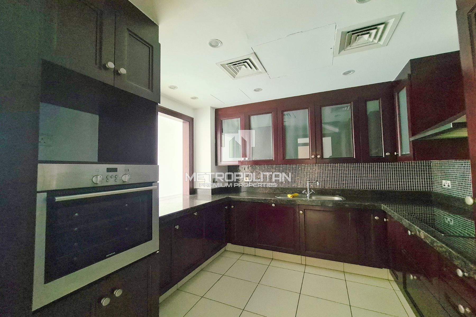 Vacant | Spacious Layout | Multiple Options