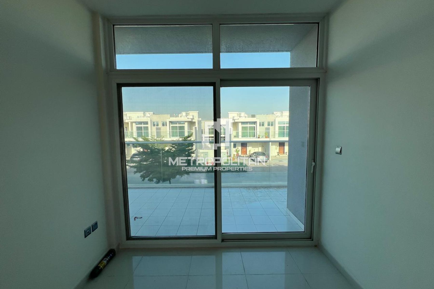 3BR | Rented | Corner | Private Garden | L shape